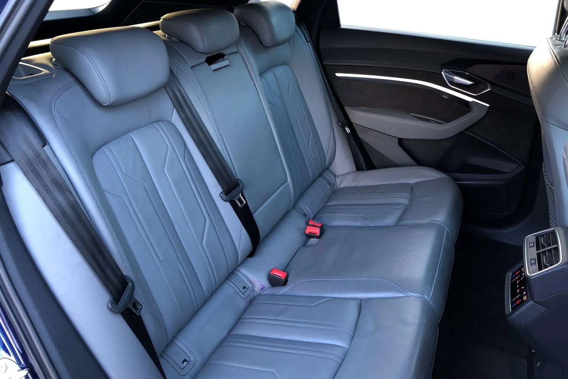 2021 AUDI E-TRON 2021 AUDI E-TRON