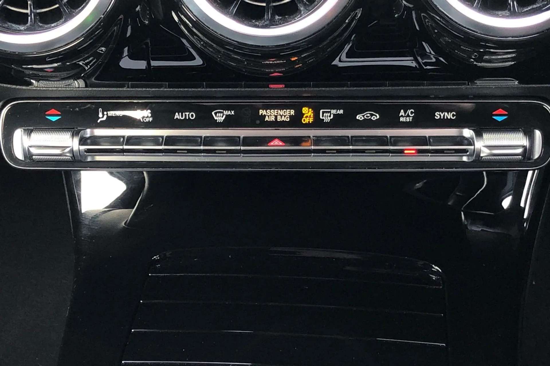 2021 MERCEDES-BENZ A CLASS 2021 MERCEDES-BENZ A CLASS