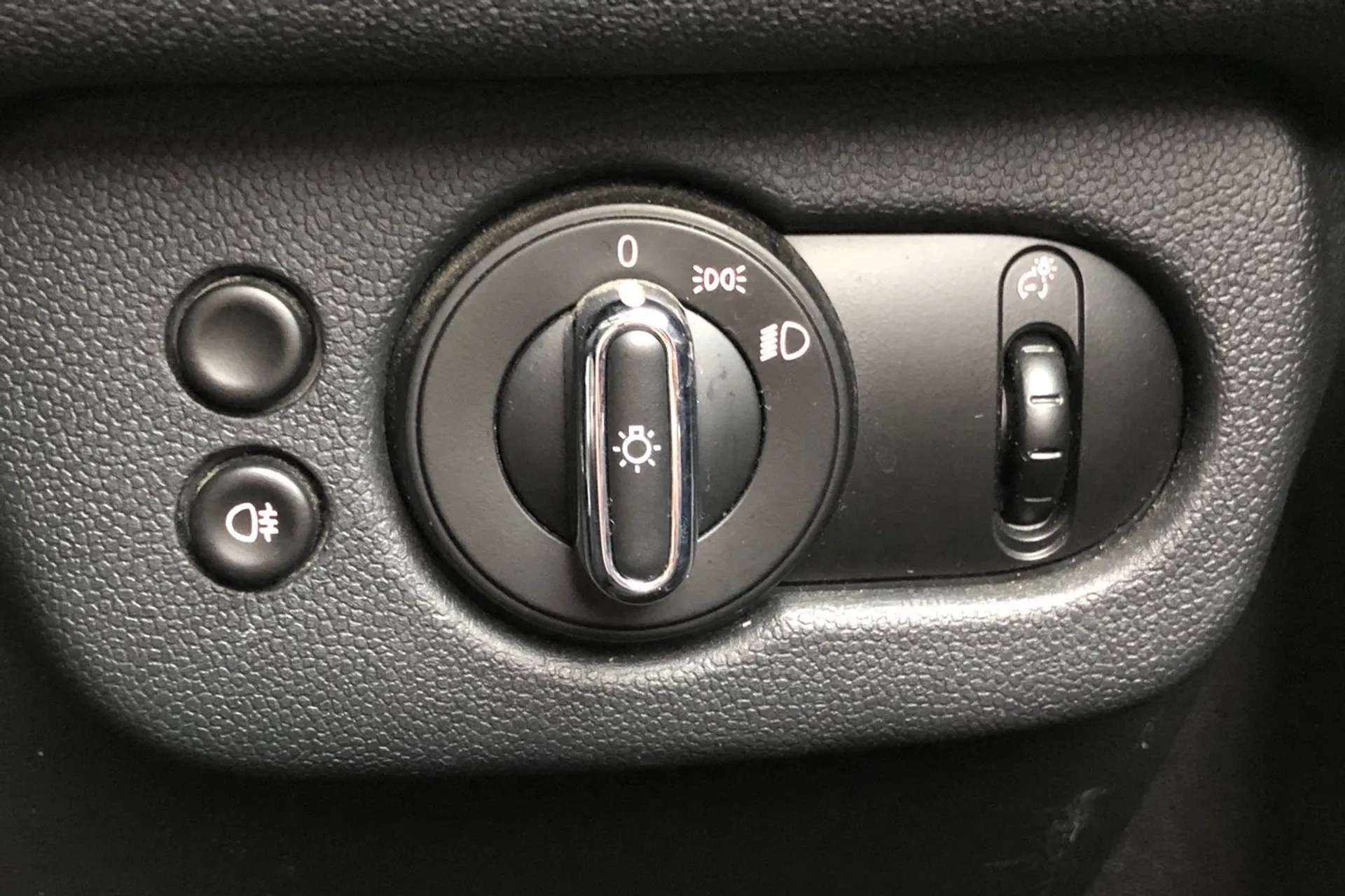 2018 MINI CLUBMAN 2018 MINI CLUBMAN