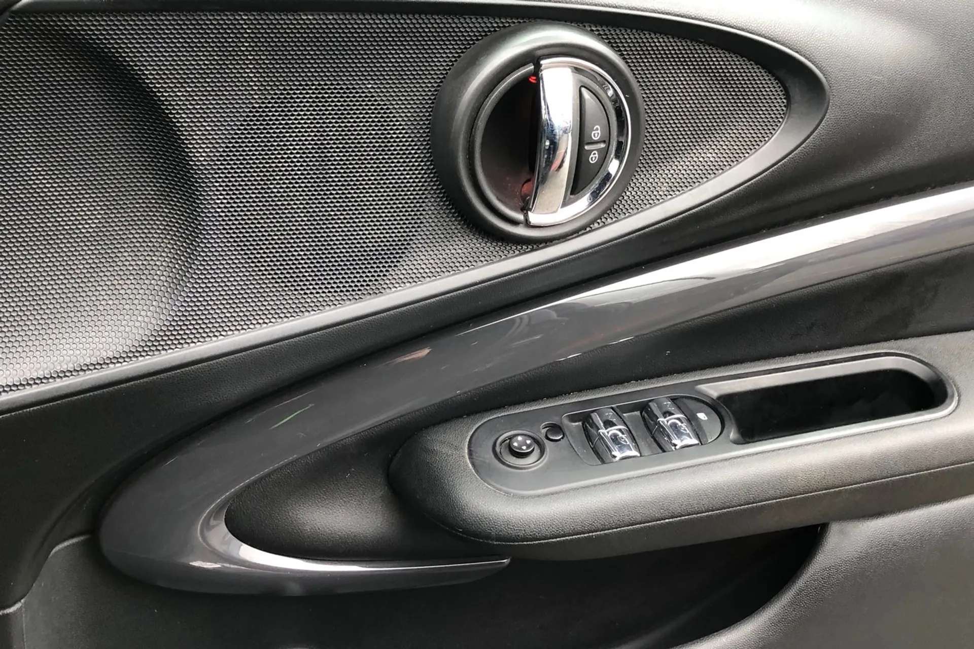 2018 MINI CLUBMAN 2018 MINI CLUBMAN