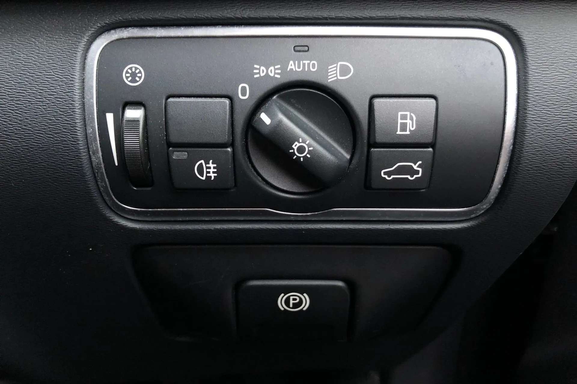 2017 VOLVO XC60 2017 VOLVO XC60