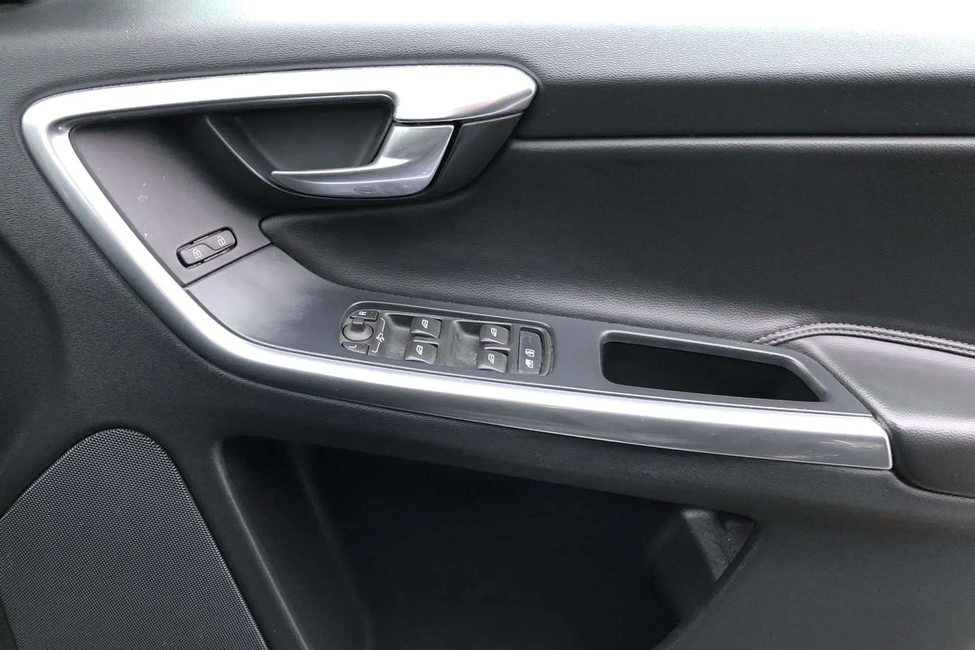 2017 VOLVO XC60 2017 VOLVO XC60