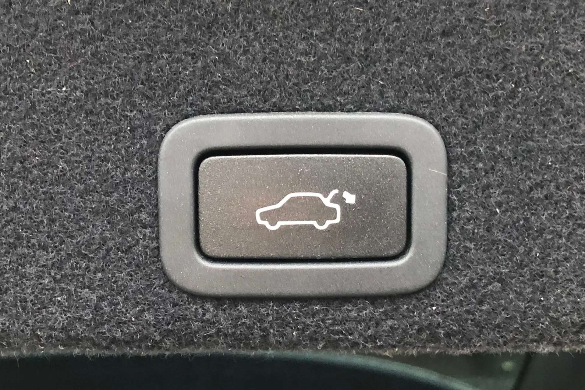 2017 VOLVO XC60 2017 VOLVO XC60