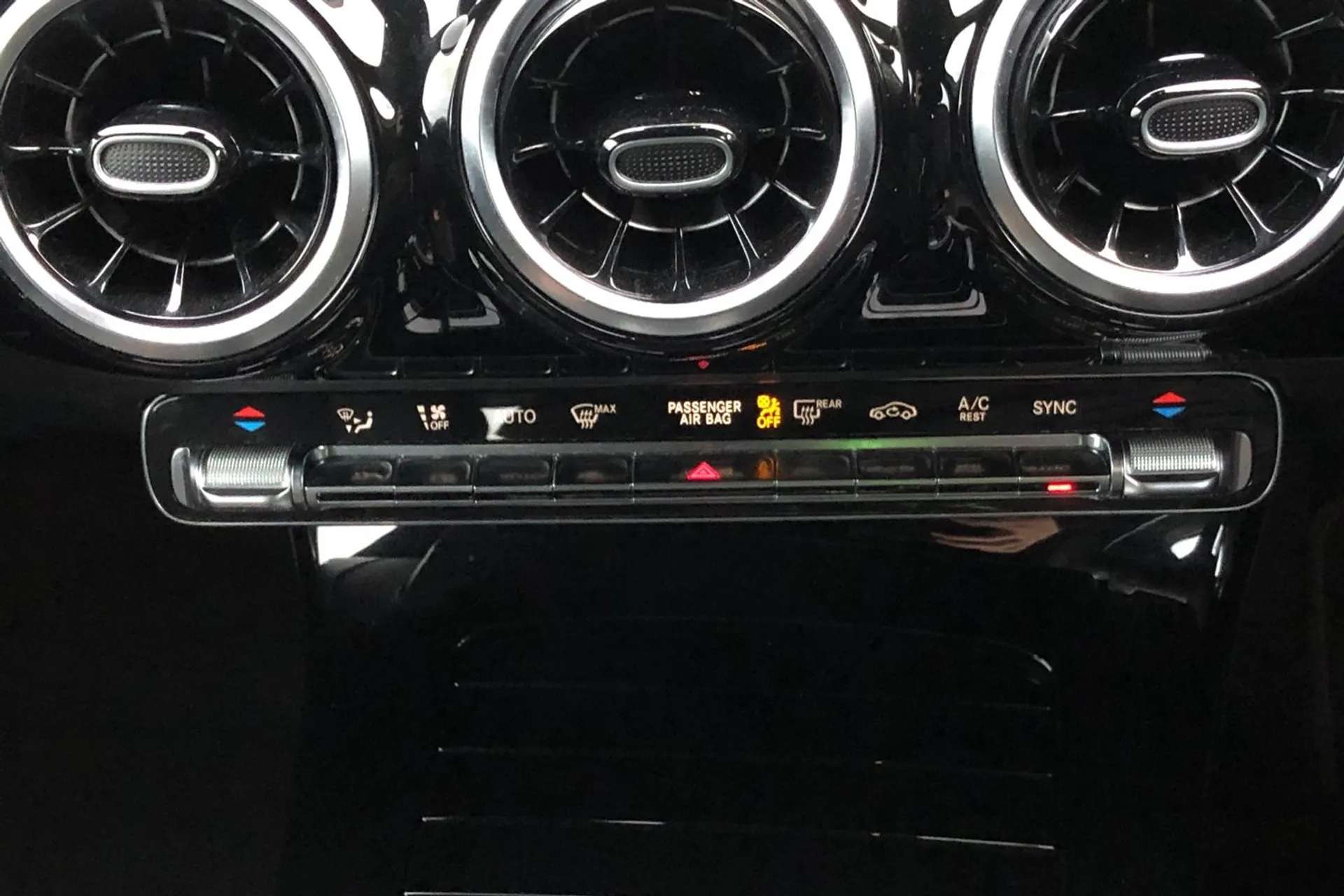 2019 MERCEDES-BENZ A CLASS 2019 MERCEDES-BENZ A CLASS