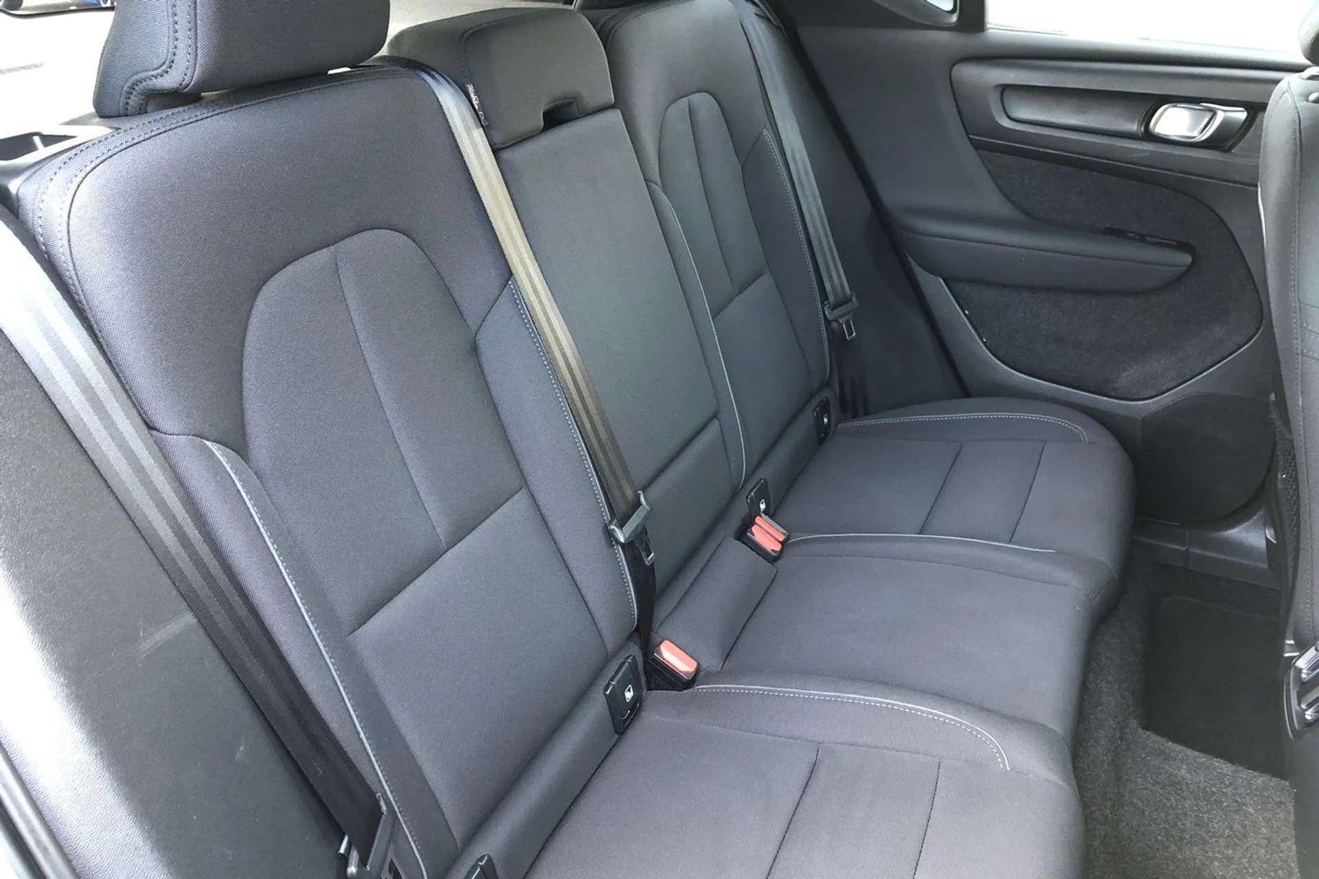 2022 VOLVO XC40 2022 VOLVO XC40