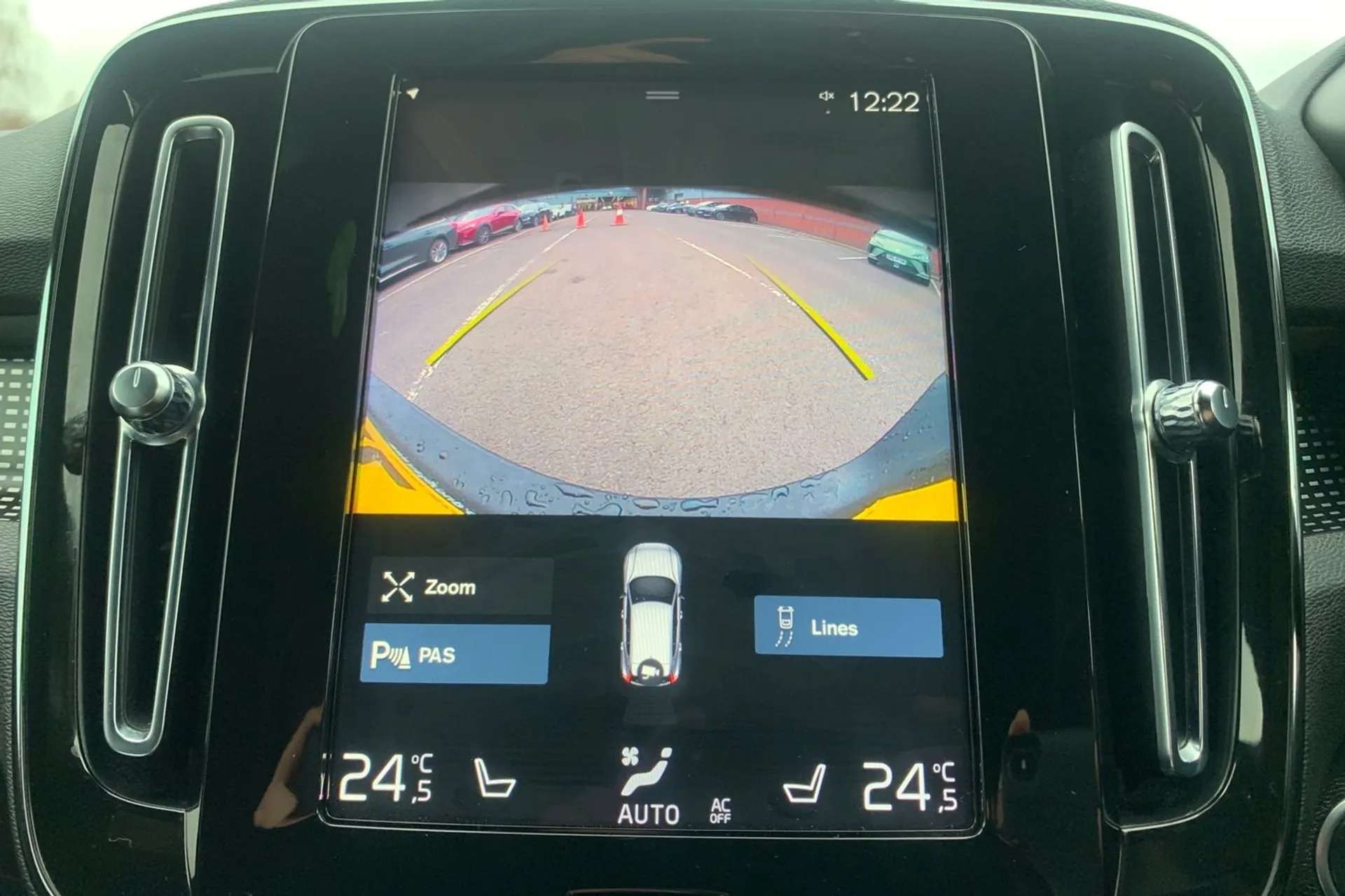 2022 VOLVO XC40 2022 VOLVO XC40