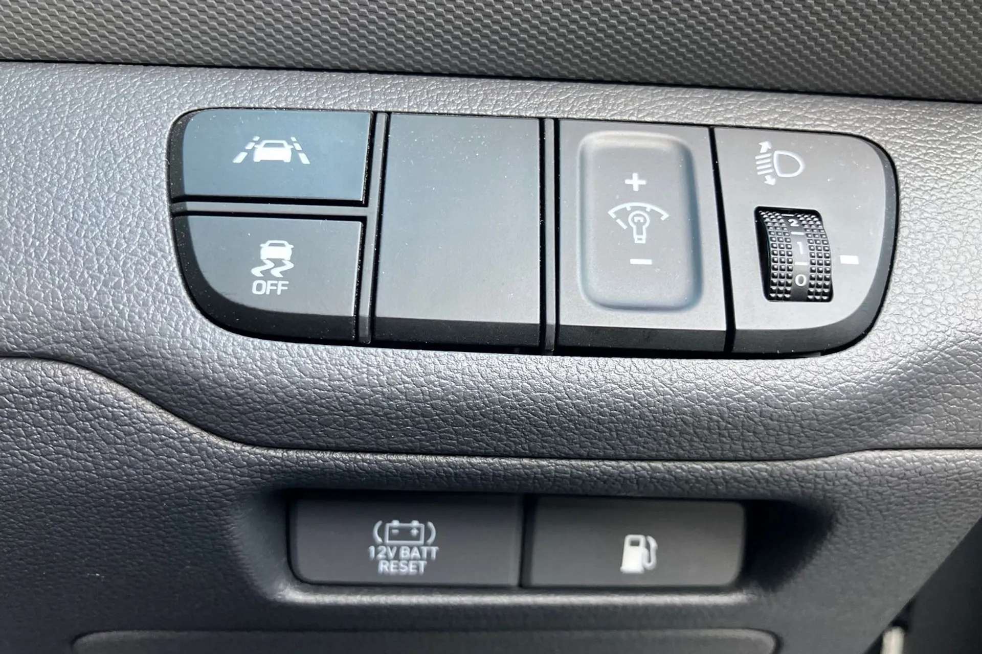 2022 HYUNDAI IONIQ 2022 HYUNDAI IONIQ