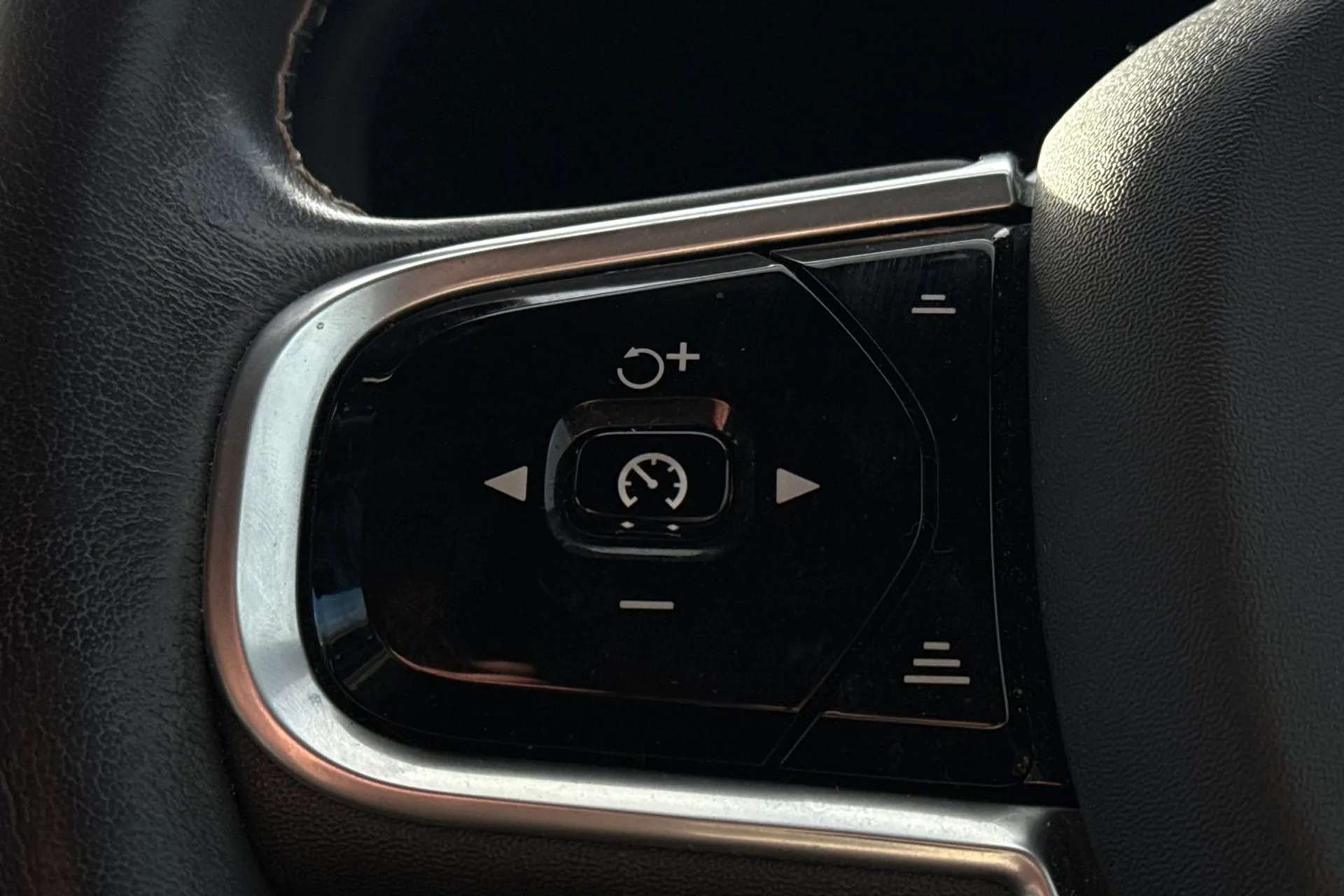 2019 VOLVO XC60 2019 VOLVO XC60