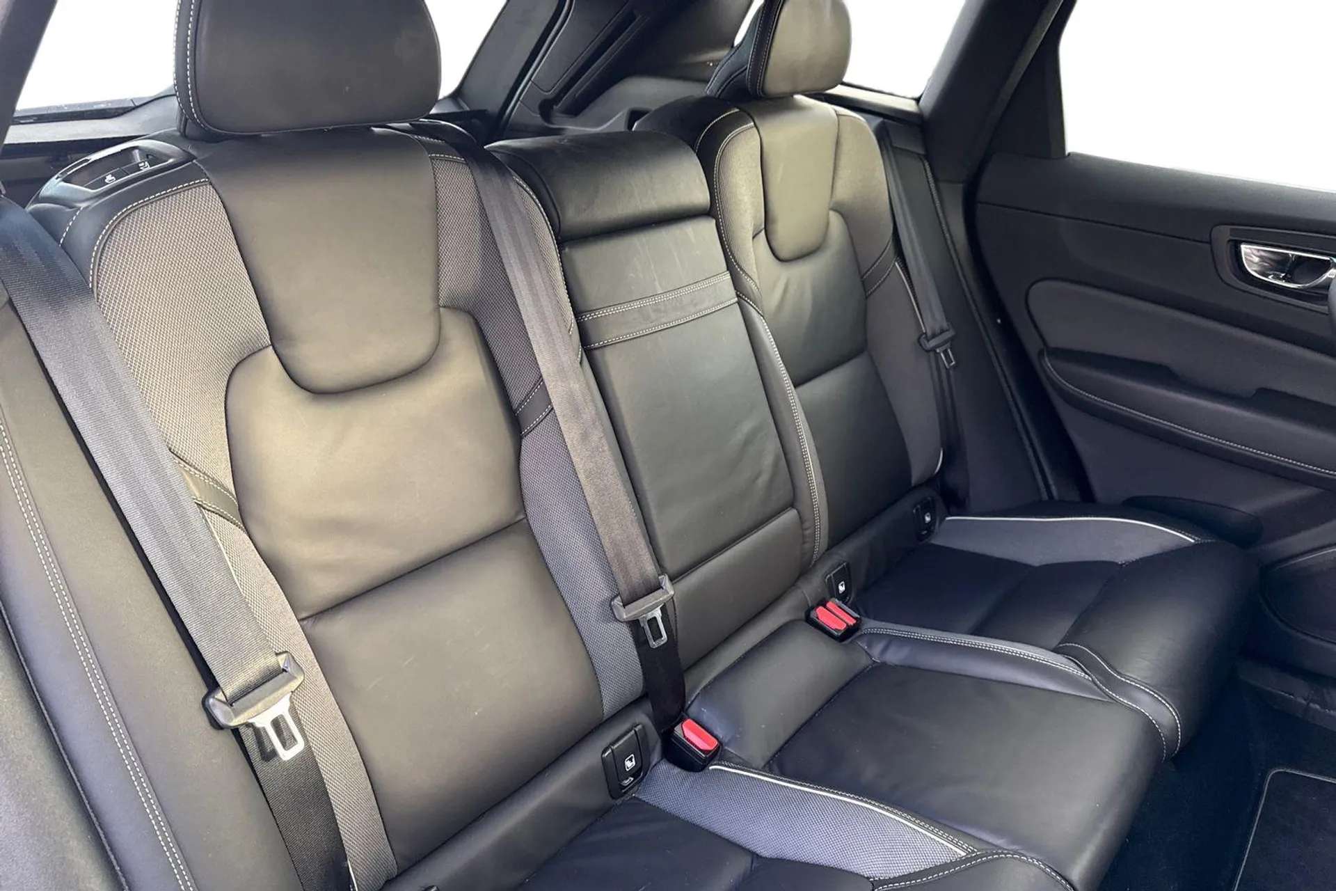 2019 VOLVO XC60 2019 VOLVO XC60