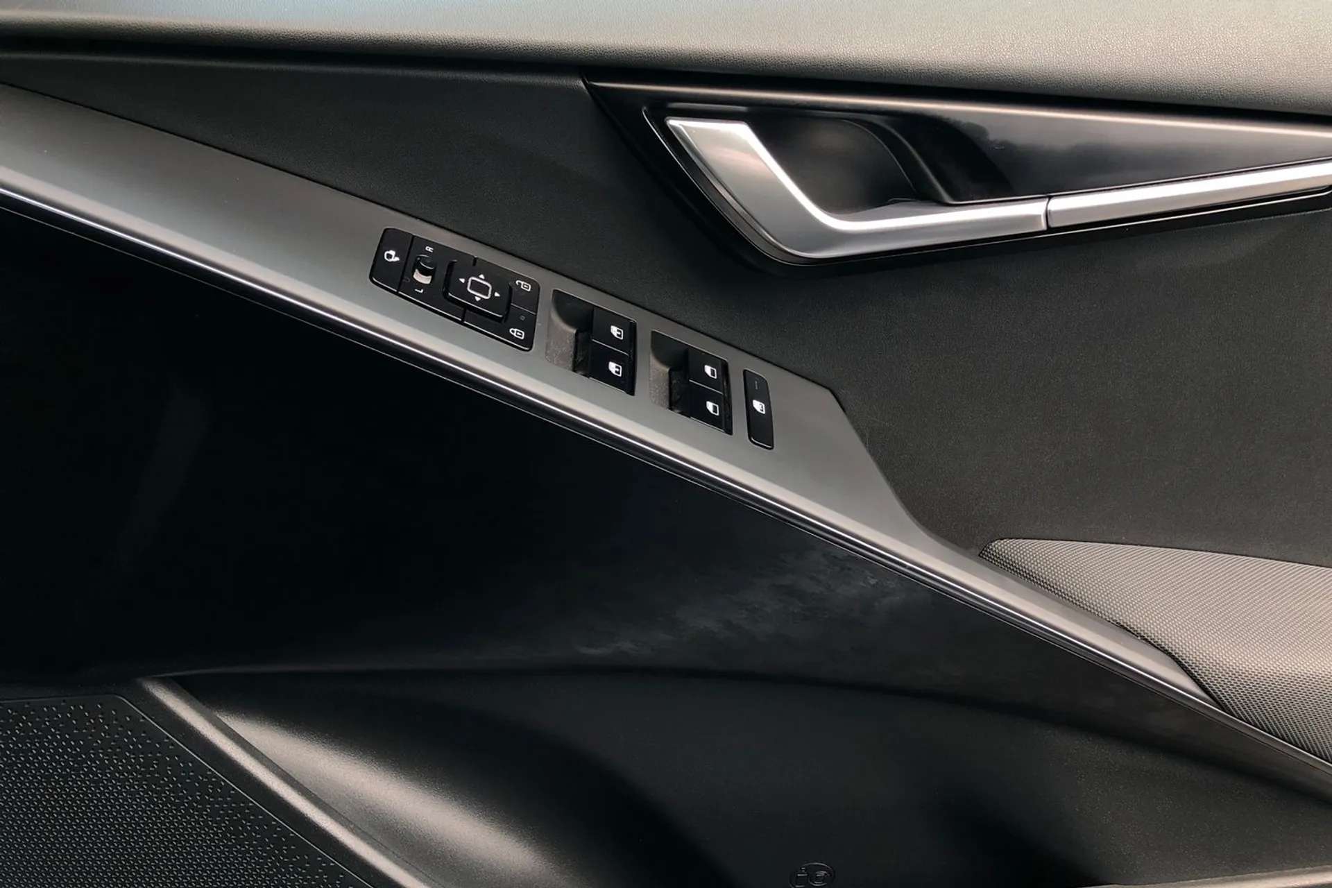 2023 KIA NIRO 2023 KIA NIRO