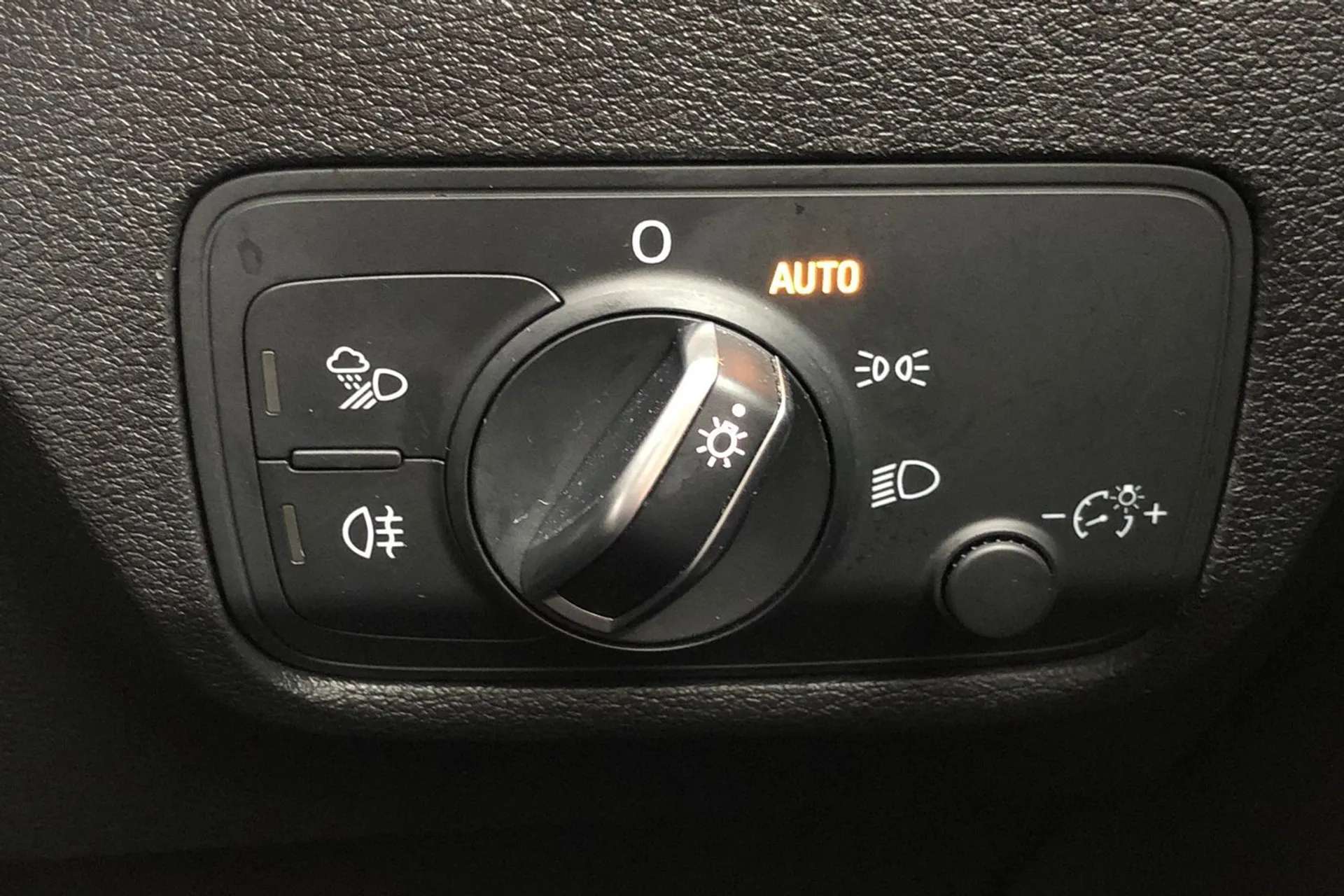 2020 AUDI Q2 2020 AUDI Q2