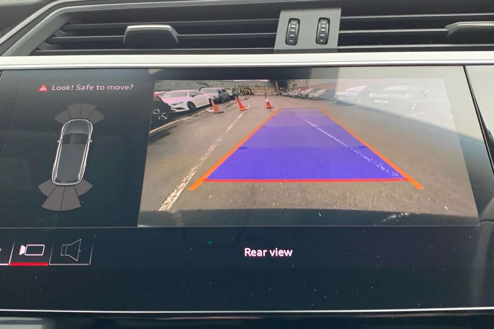 2021 AUDI E-TRON 2021 AUDI E-TRON