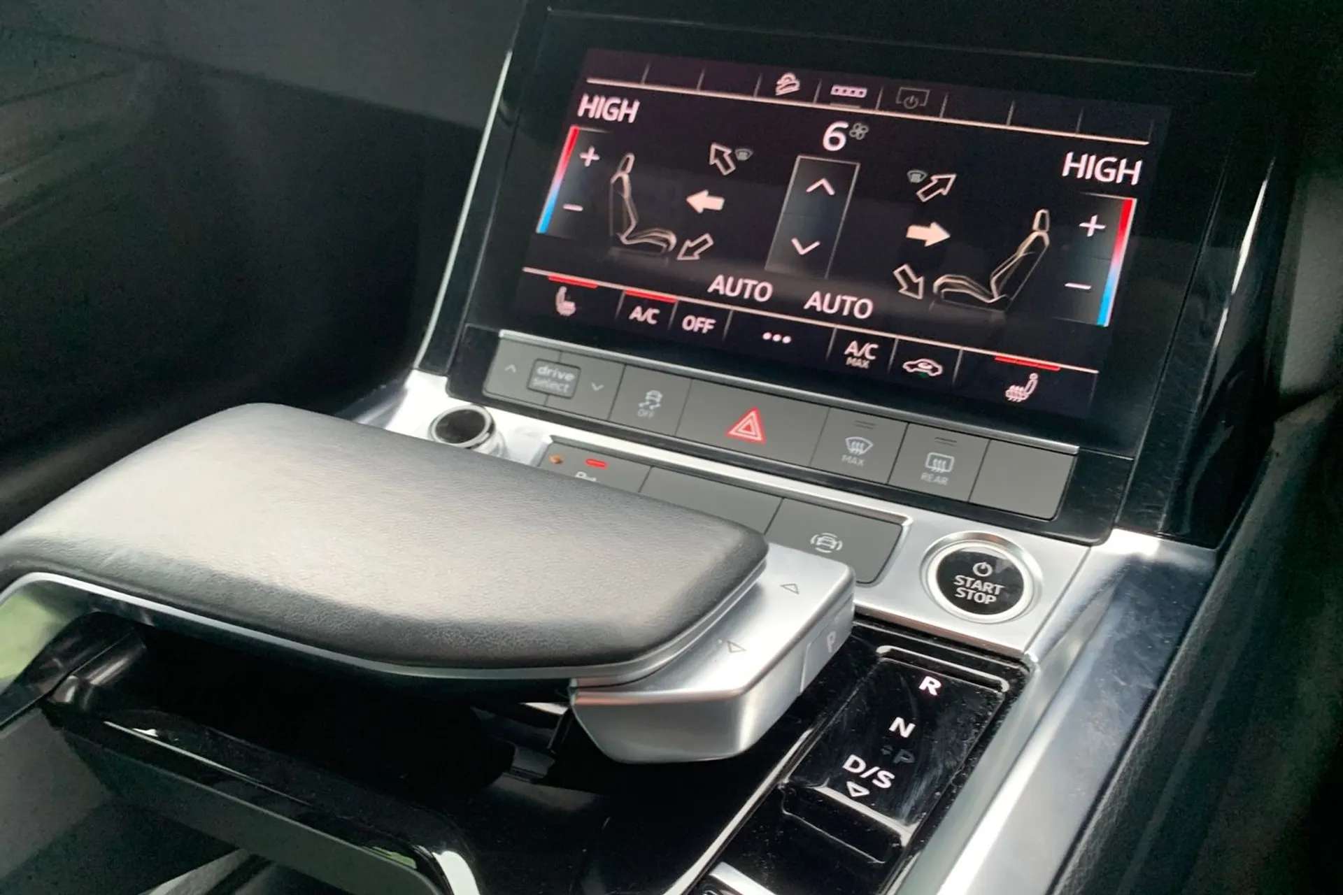 2021 AUDI E-TRON 2021 AUDI E-TRON