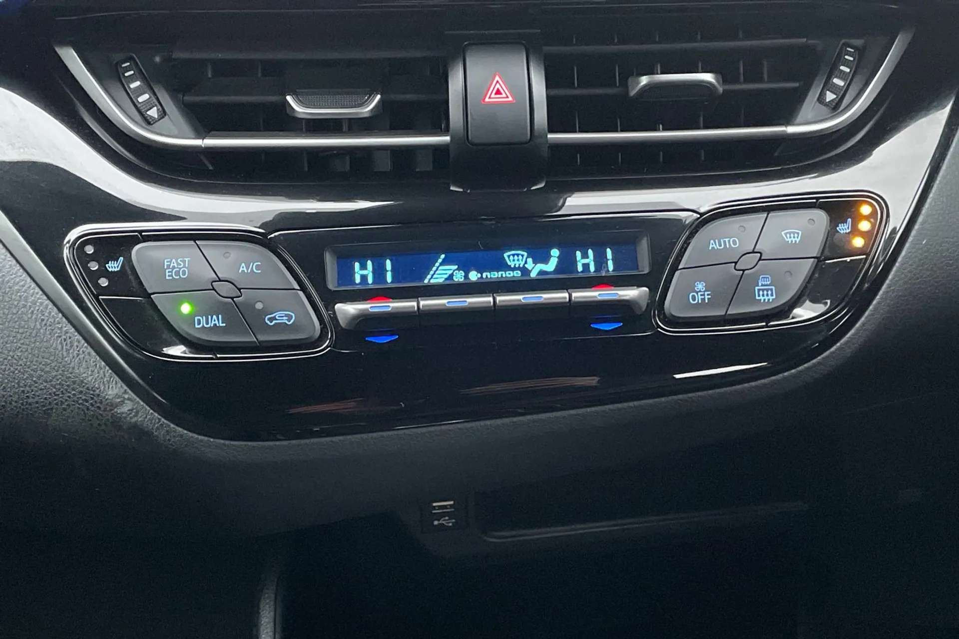 2020 TOYOTA C-HR 2020 TOYOTA C-HR