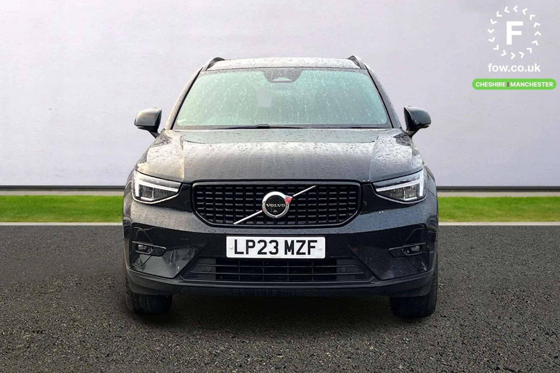 2023 VOLVO XC40 2023 VOLVO XC40