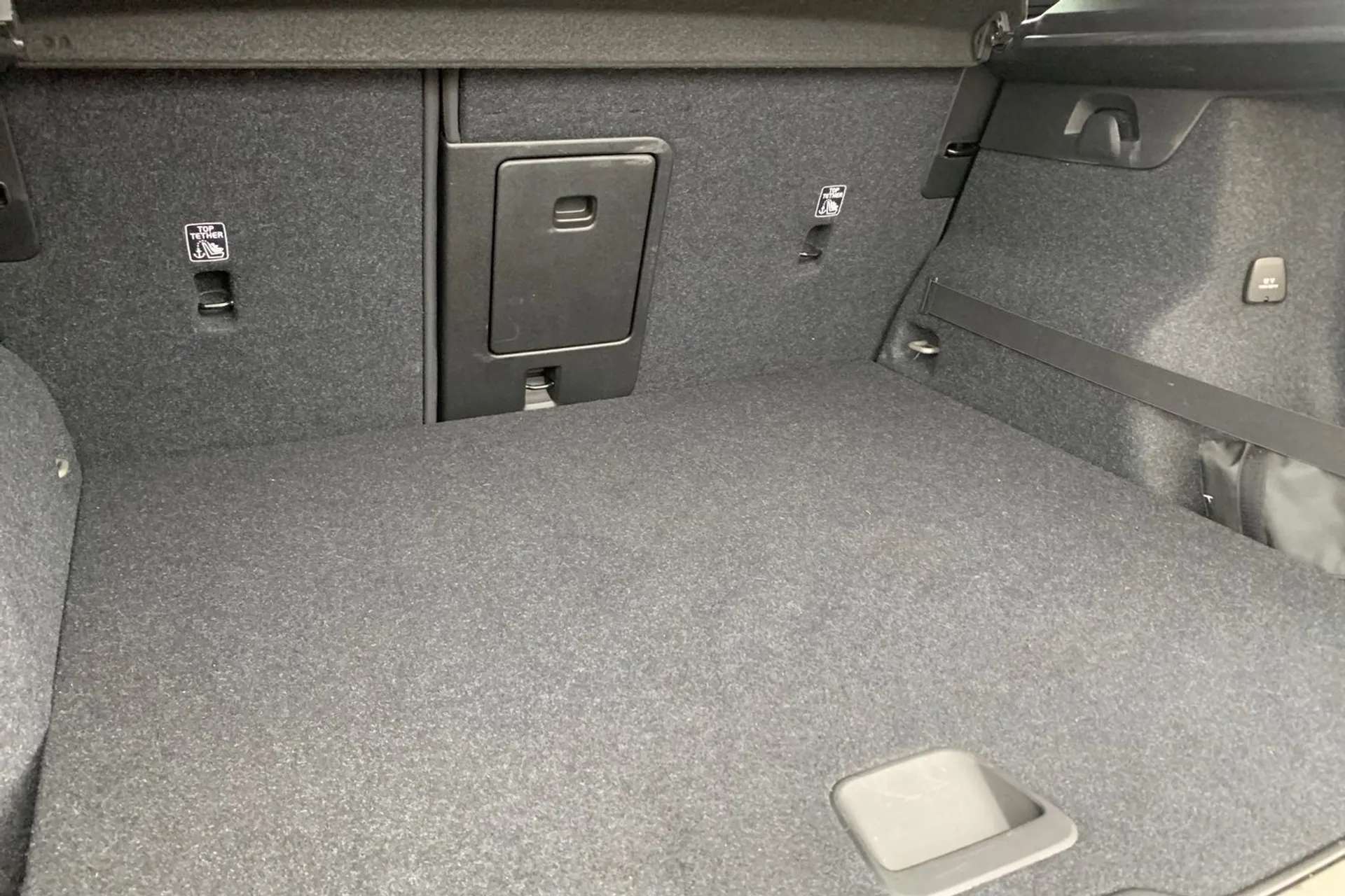 2020 VOLVO XC40 2020 VOLVO XC40