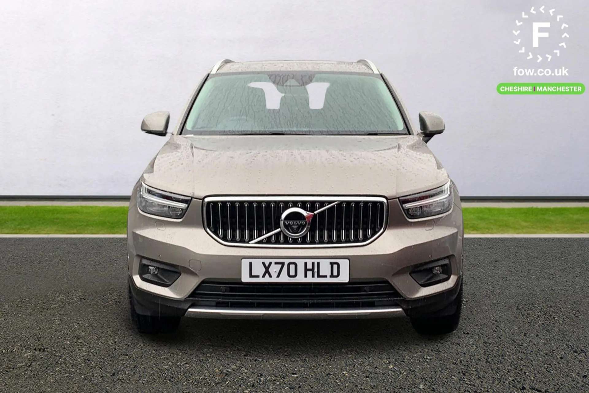 2020 VOLVO XC40 2020 VOLVO XC40