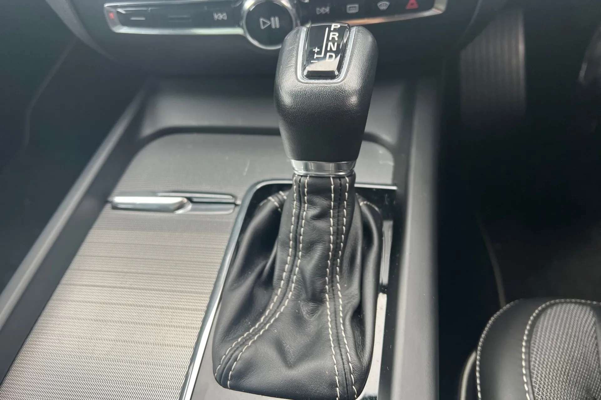 2019 VOLVO V60 2019 VOLVO V60