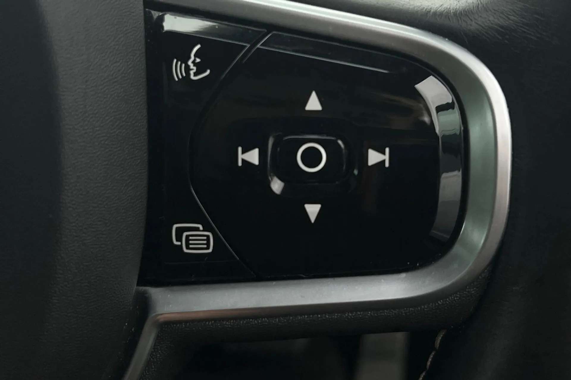 2019 VOLVO V60 2019 VOLVO V60