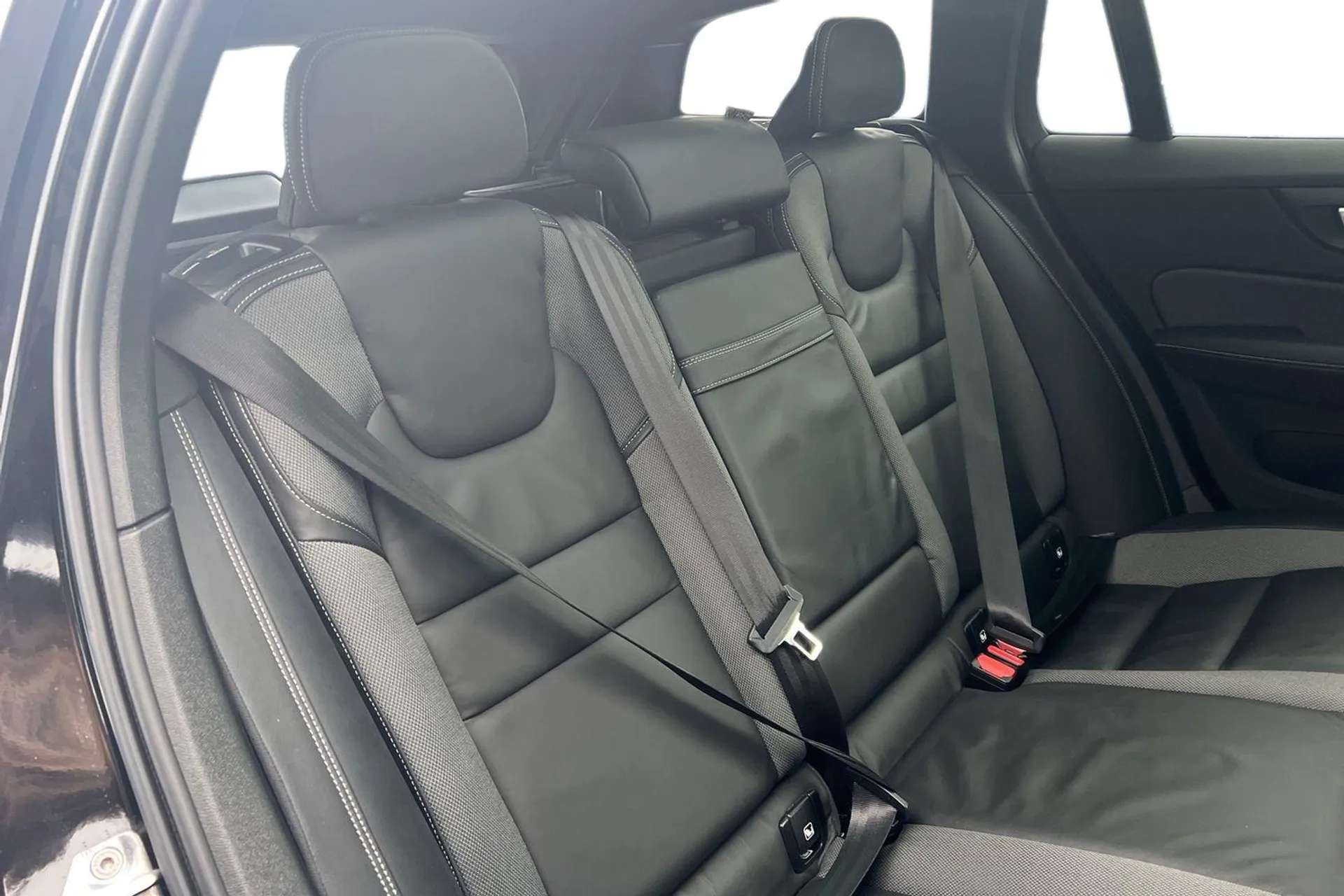 2019 VOLVO V60 2019 VOLVO V60