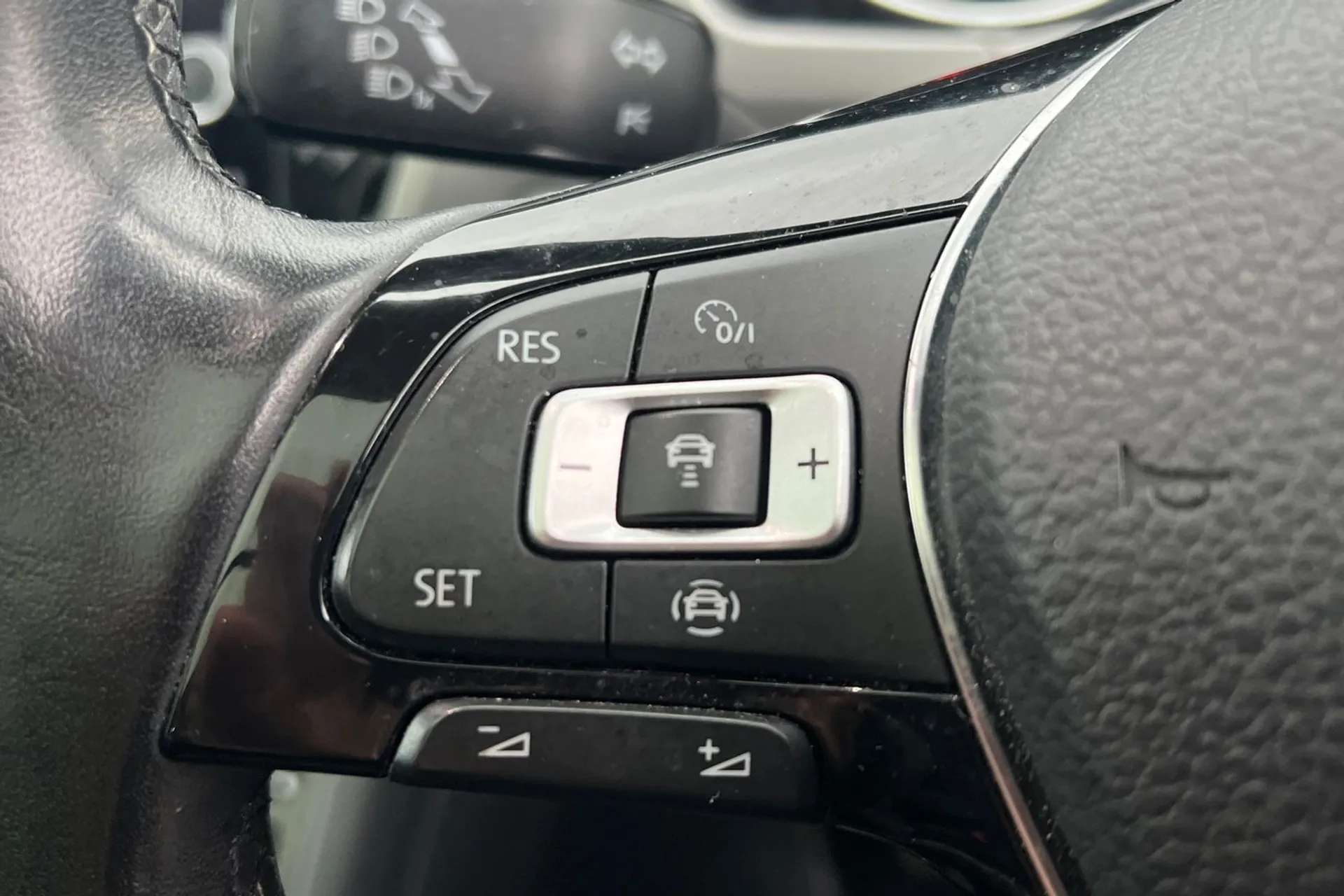 2020 VOLKSWAGEN TOURAN 2020 VOLKSWAGEN TOURAN