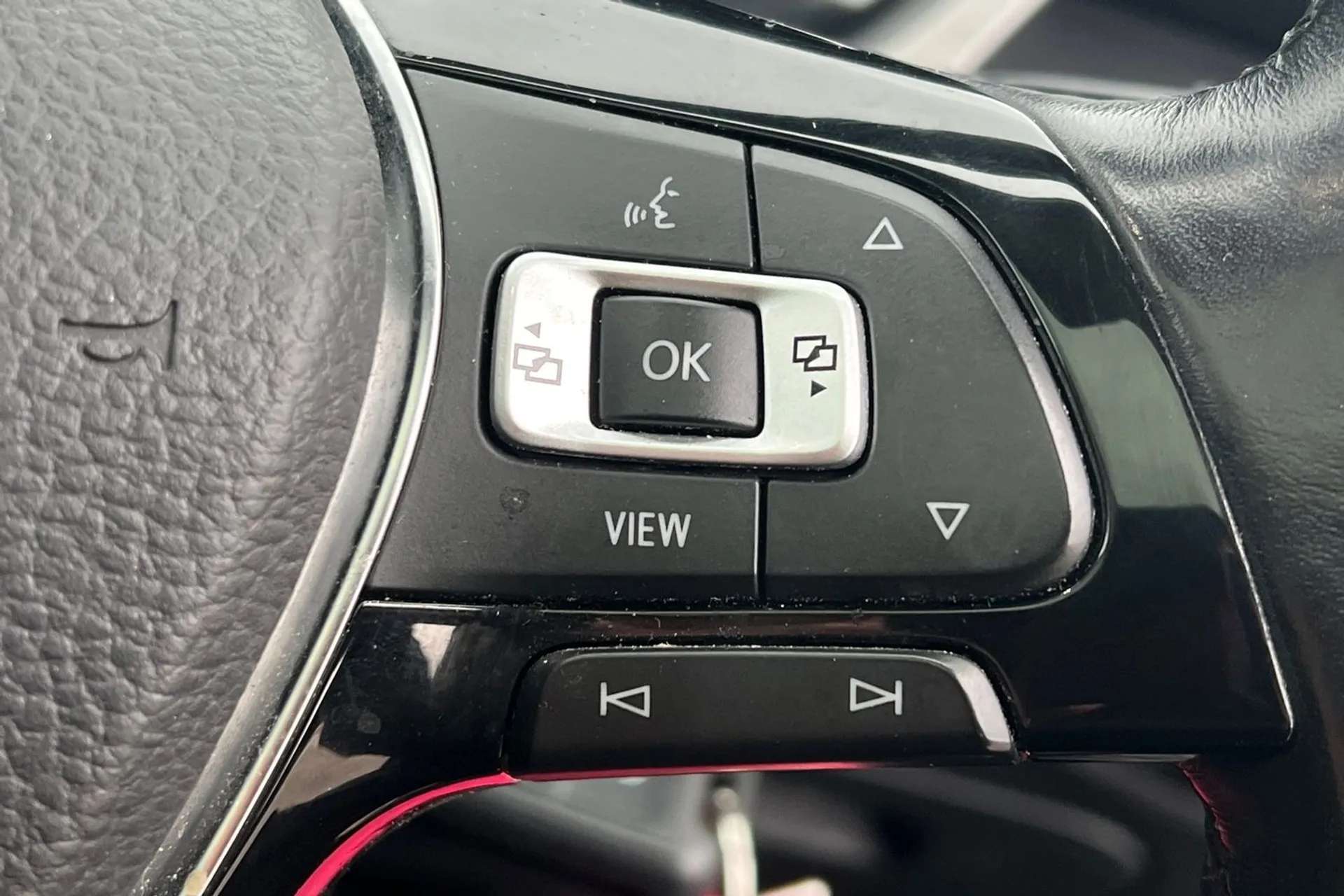 2020 VOLKSWAGEN TOURAN 2020 VOLKSWAGEN TOURAN