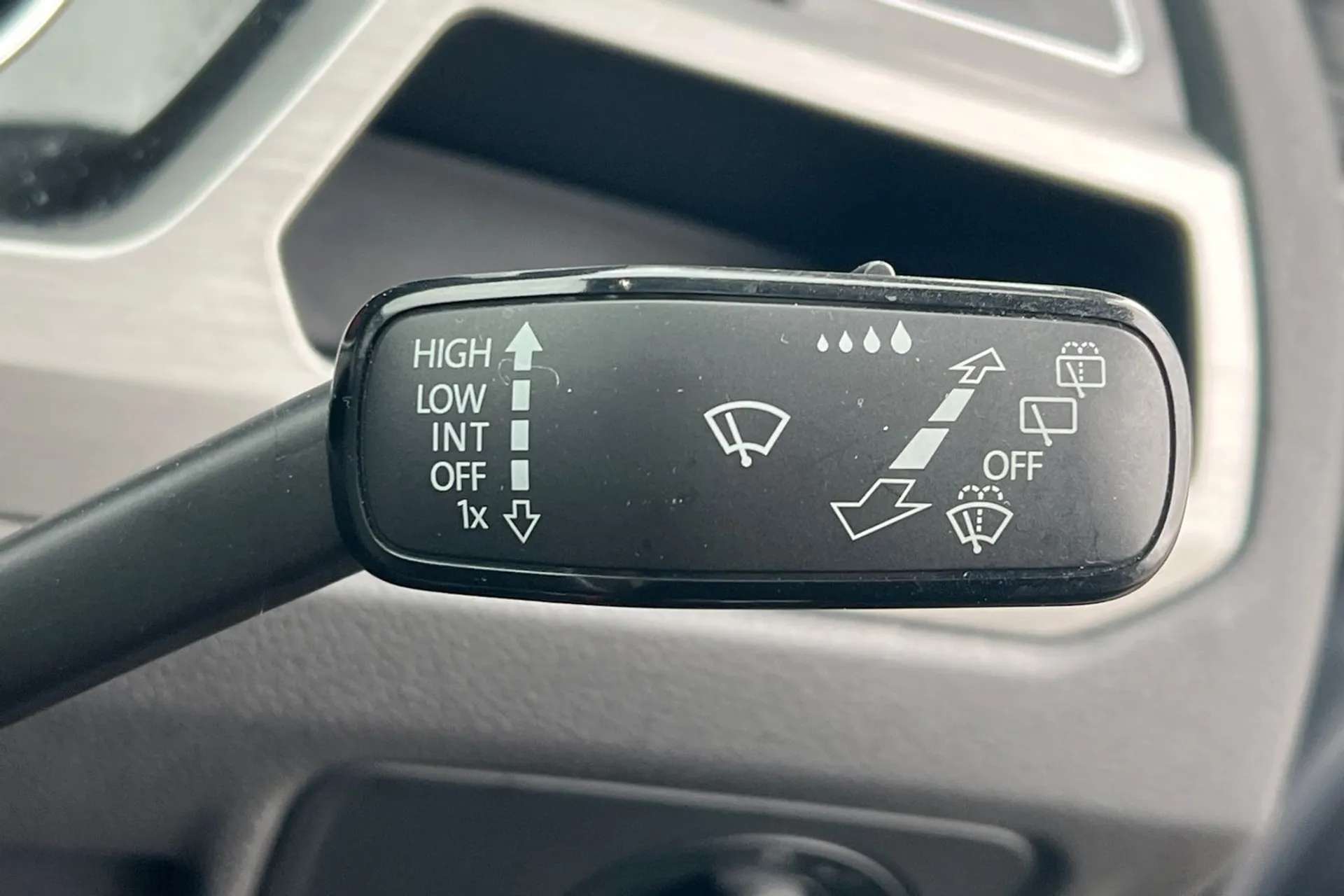 2020 VOLKSWAGEN TOURAN 2020 VOLKSWAGEN TOURAN