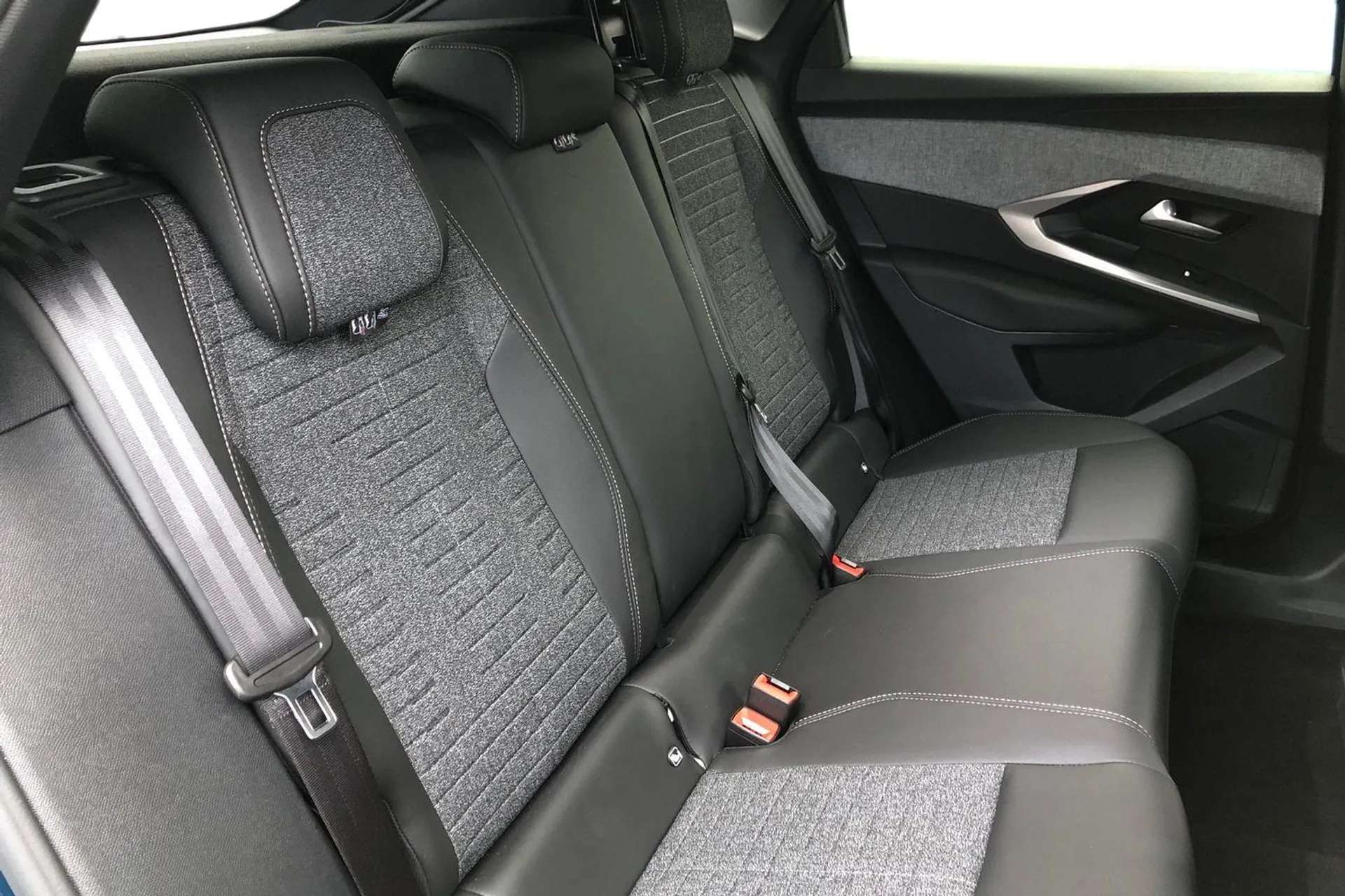 2025 PEUGEOT 3008 2025 PEUGEOT 3008