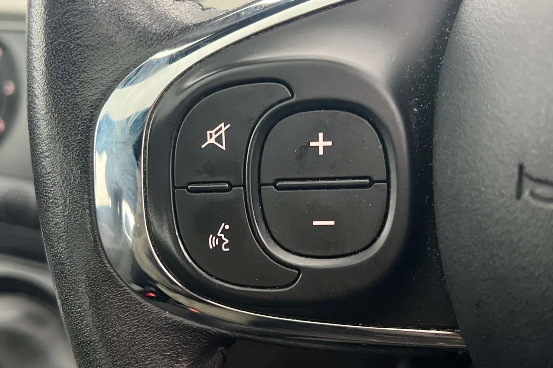 2019 FIAT 500 2019 FIAT 500