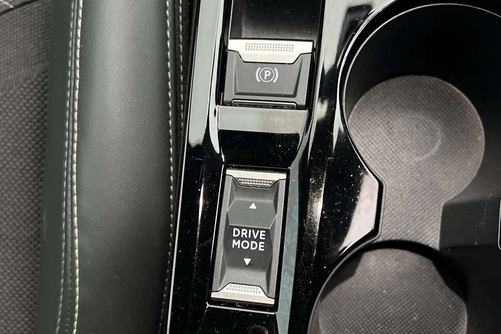 2021 PEUGEOT 2008 2021 PEUGEOT 2008