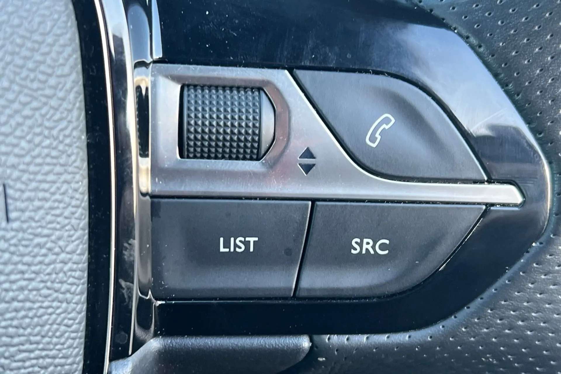 2021 PEUGEOT 2008 2021 PEUGEOT 2008