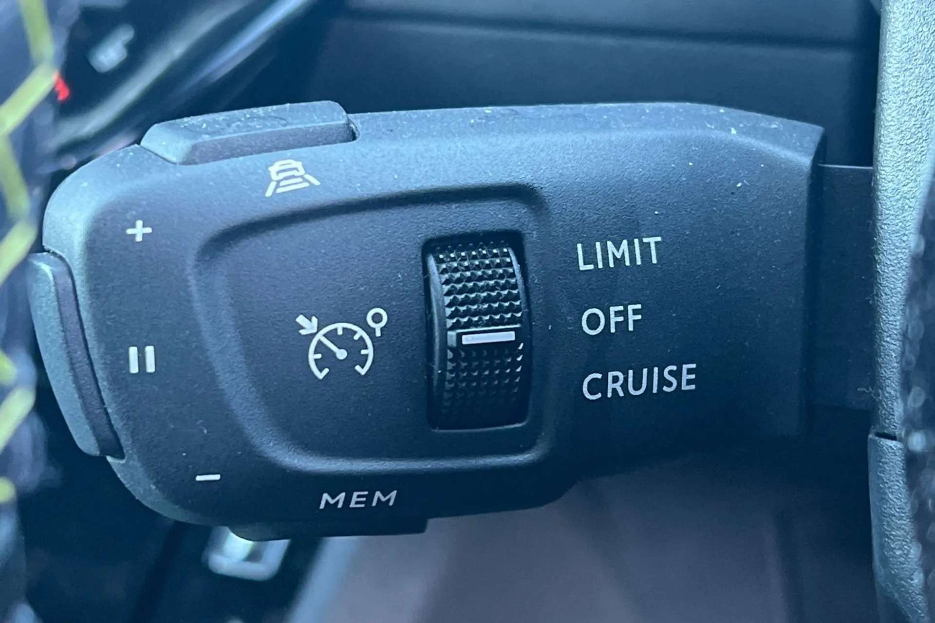 2021 PEUGEOT 2008 2021 PEUGEOT 2008