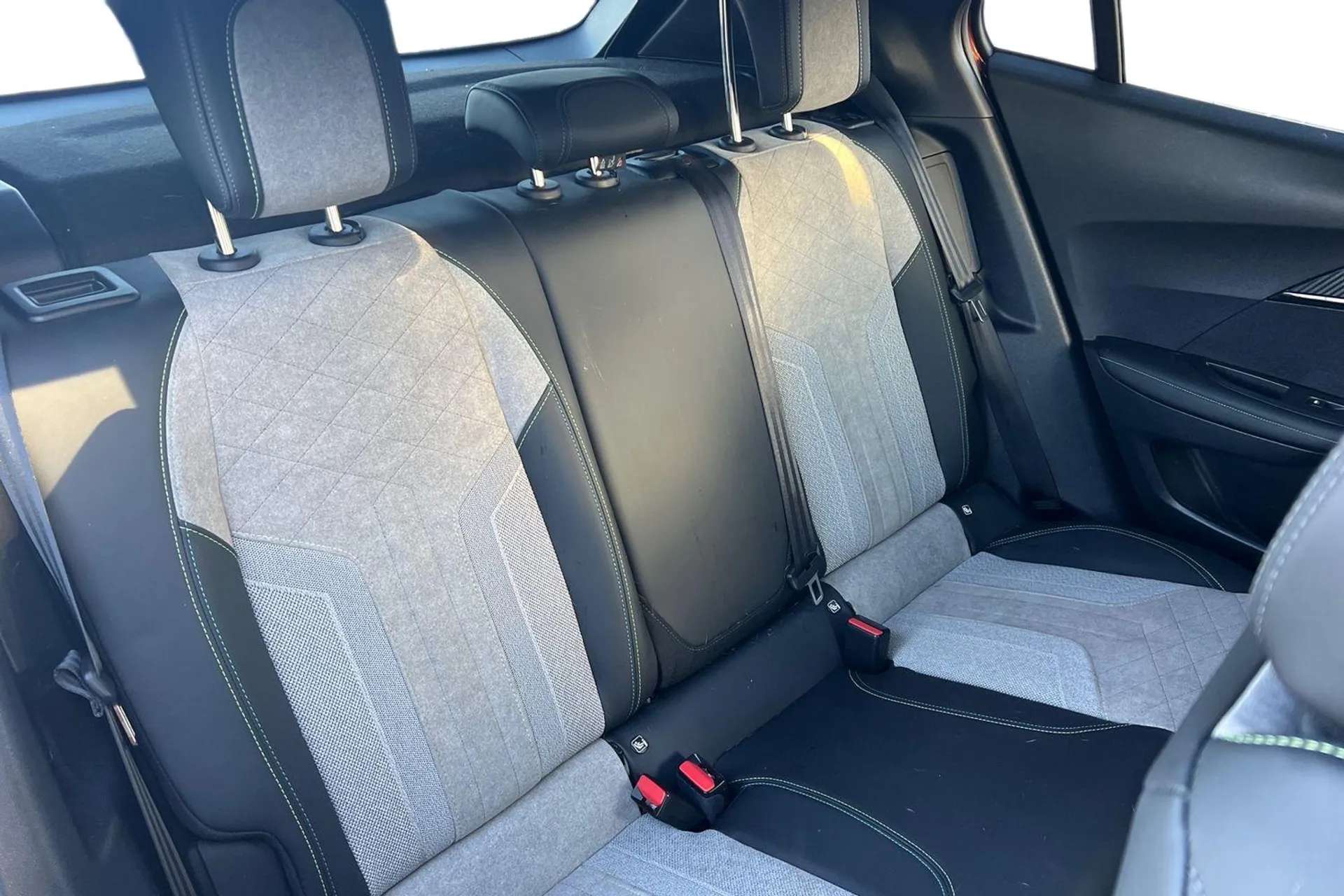 2021 PEUGEOT 2008 2021 PEUGEOT 2008