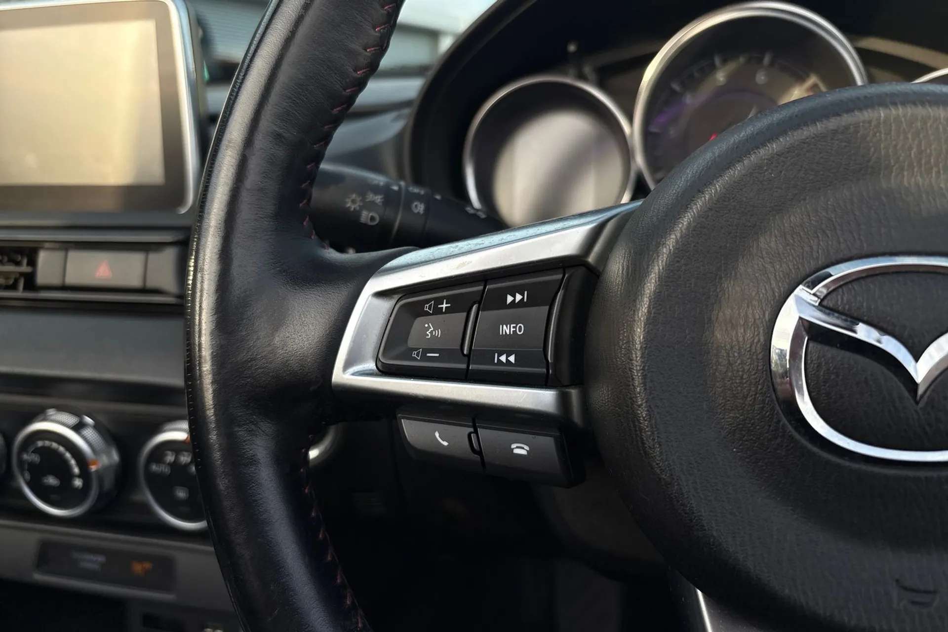 2018 MAZDA MX-5 2018 MAZDA MX-5