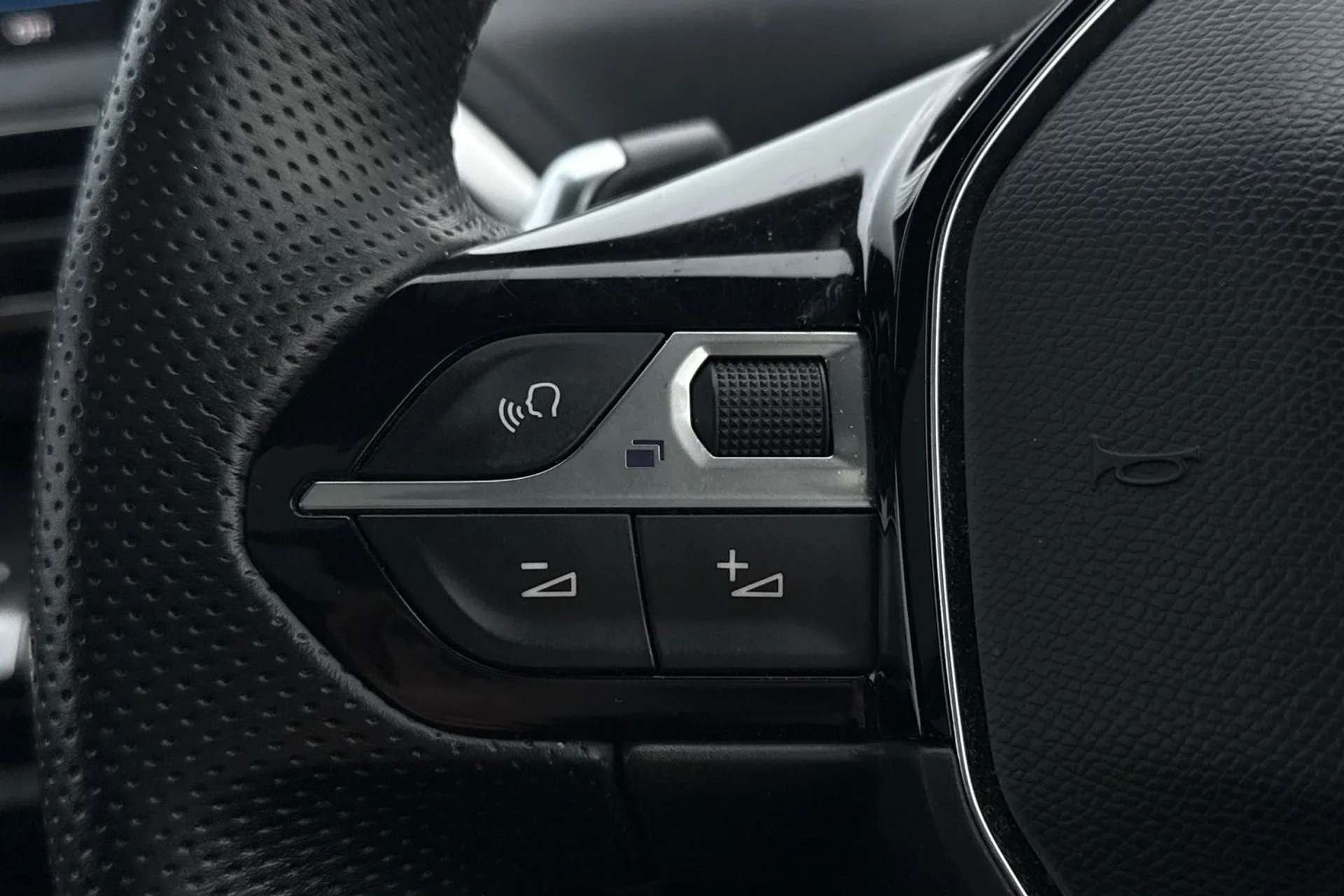 2020 PEUGEOT 5008 2020 PEUGEOT 5008