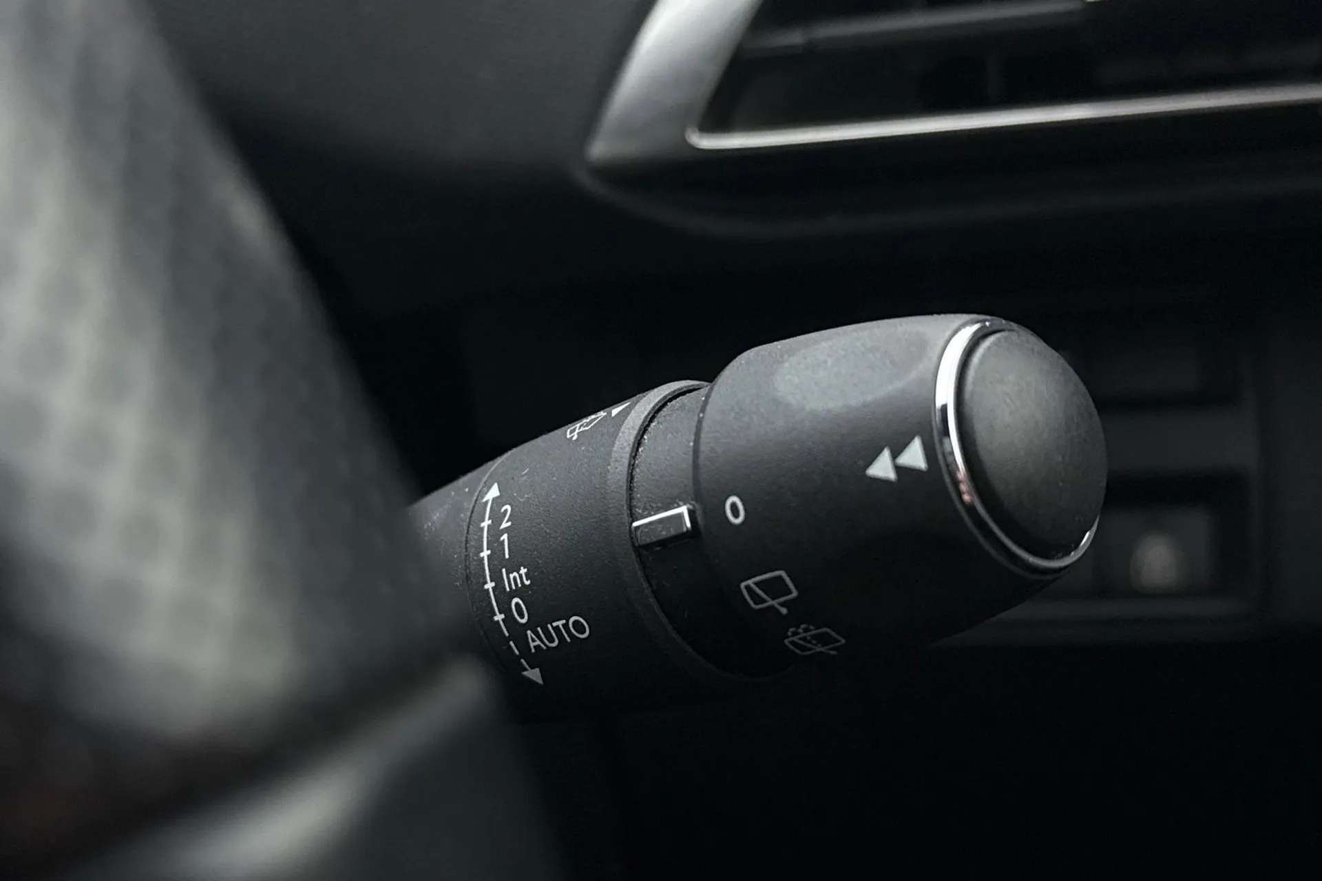 2020 PEUGEOT 5008 2020 PEUGEOT 5008