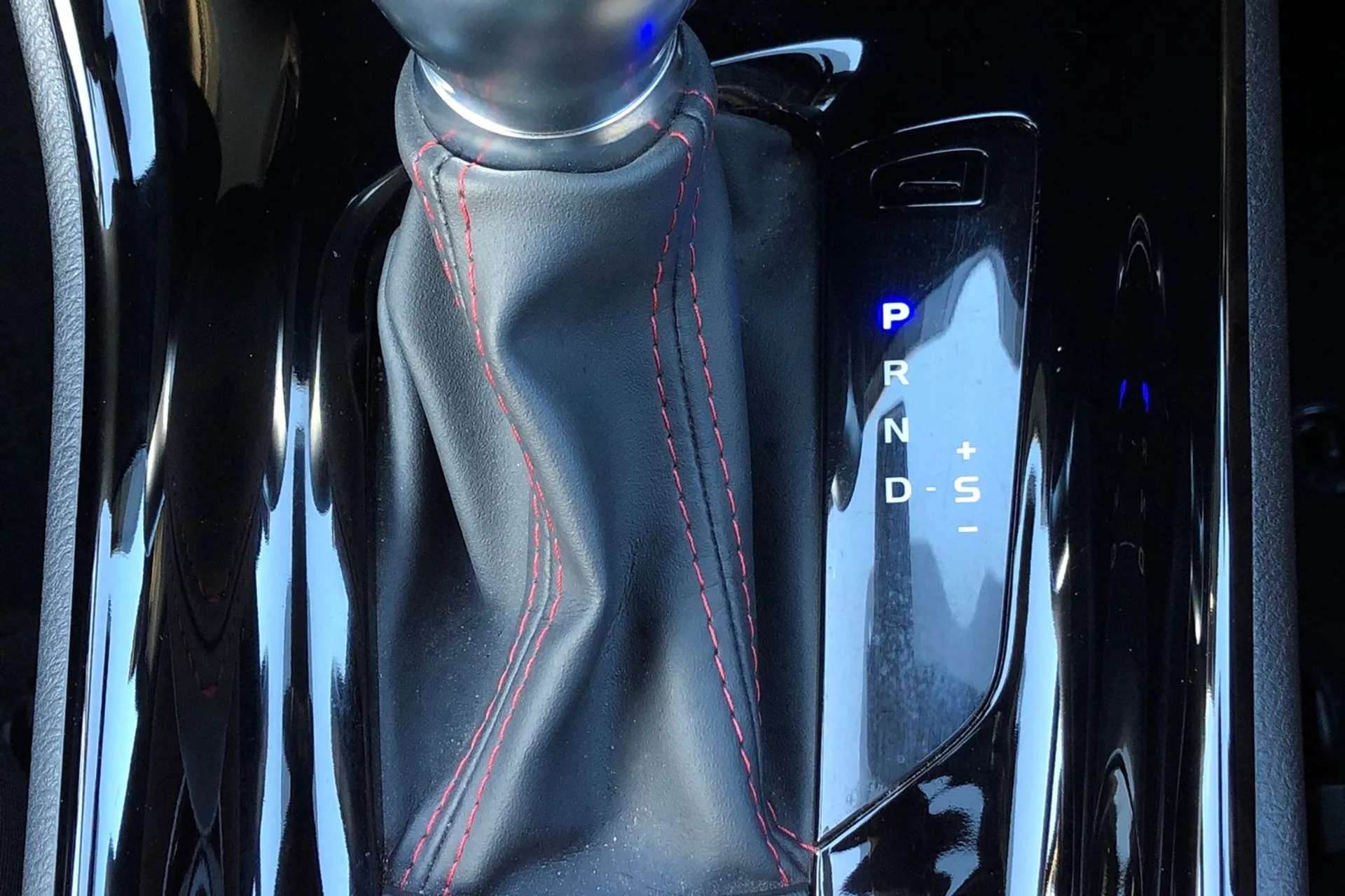 2023 TOYOTA C-HR 2023 TOYOTA C-HR