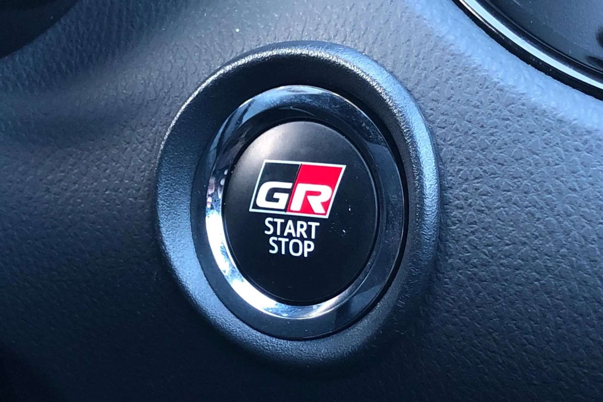 2023 TOYOTA C-HR 2023 TOYOTA C-HR