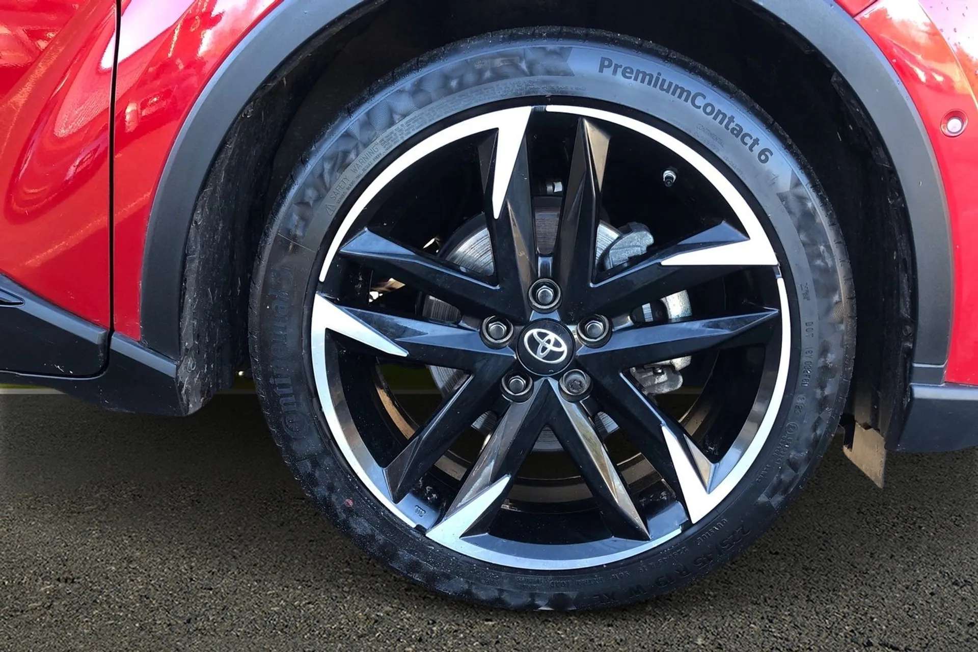 2023 TOYOTA C-HR 2023 TOYOTA C-HR