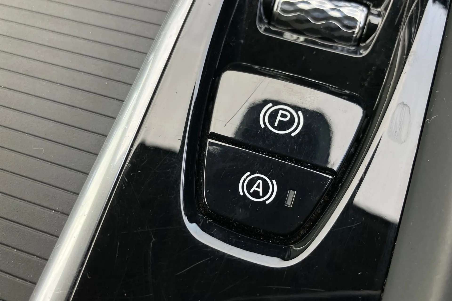 2019 VOLVO V60 2019 VOLVO V60