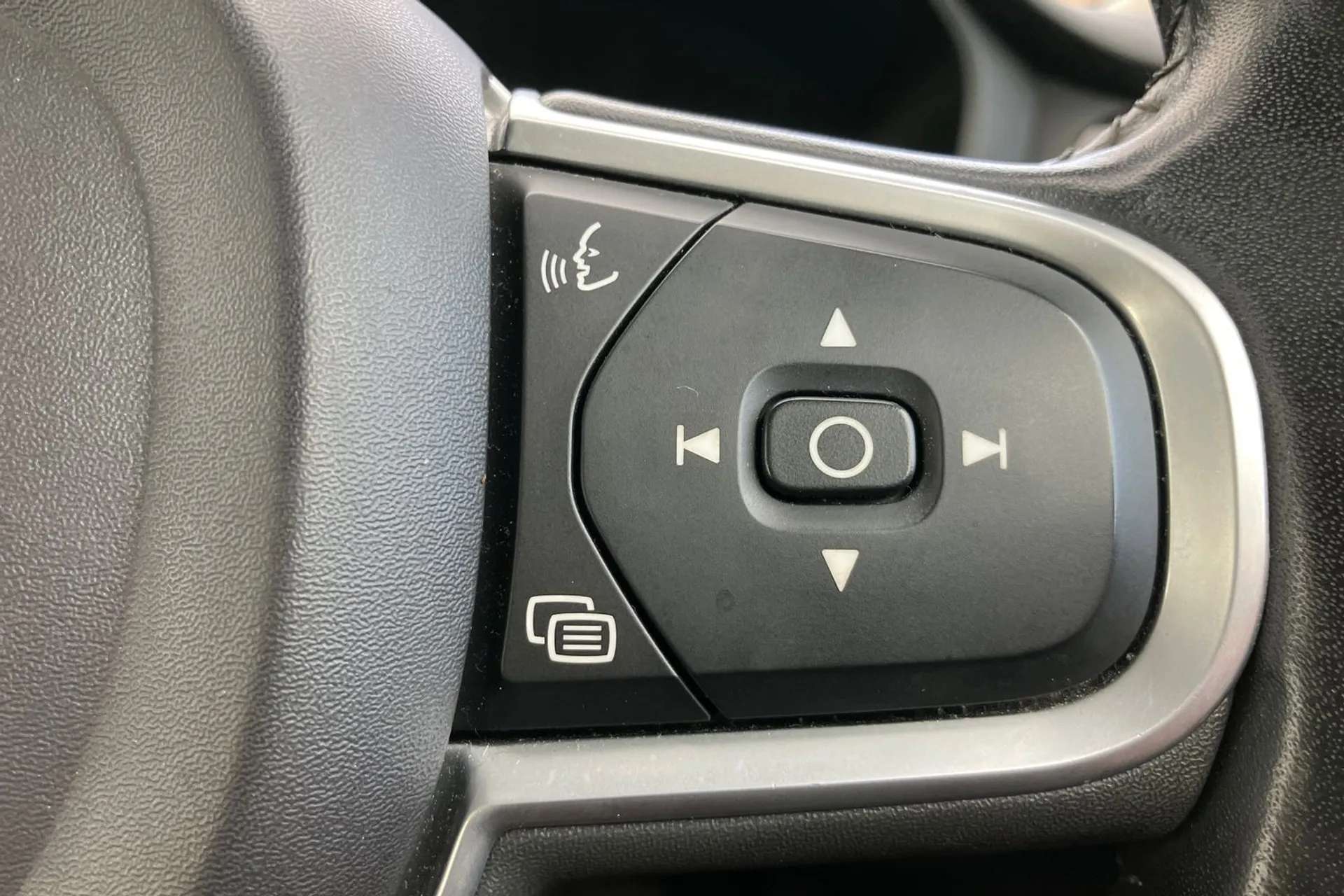 2019 VOLVO V60 2019 VOLVO V60