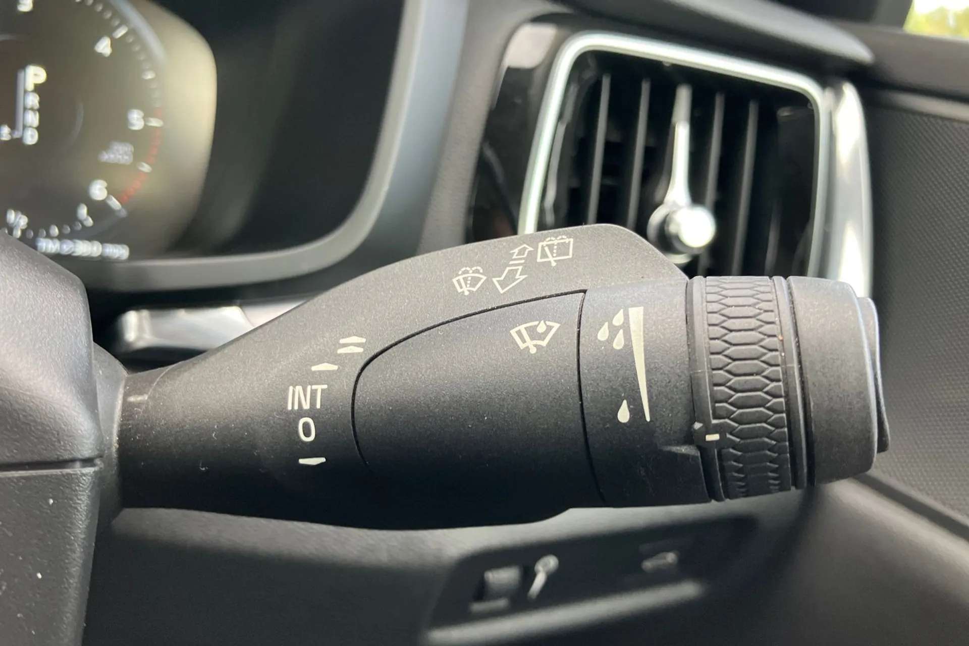 2019 VOLVO V60 2019 VOLVO V60