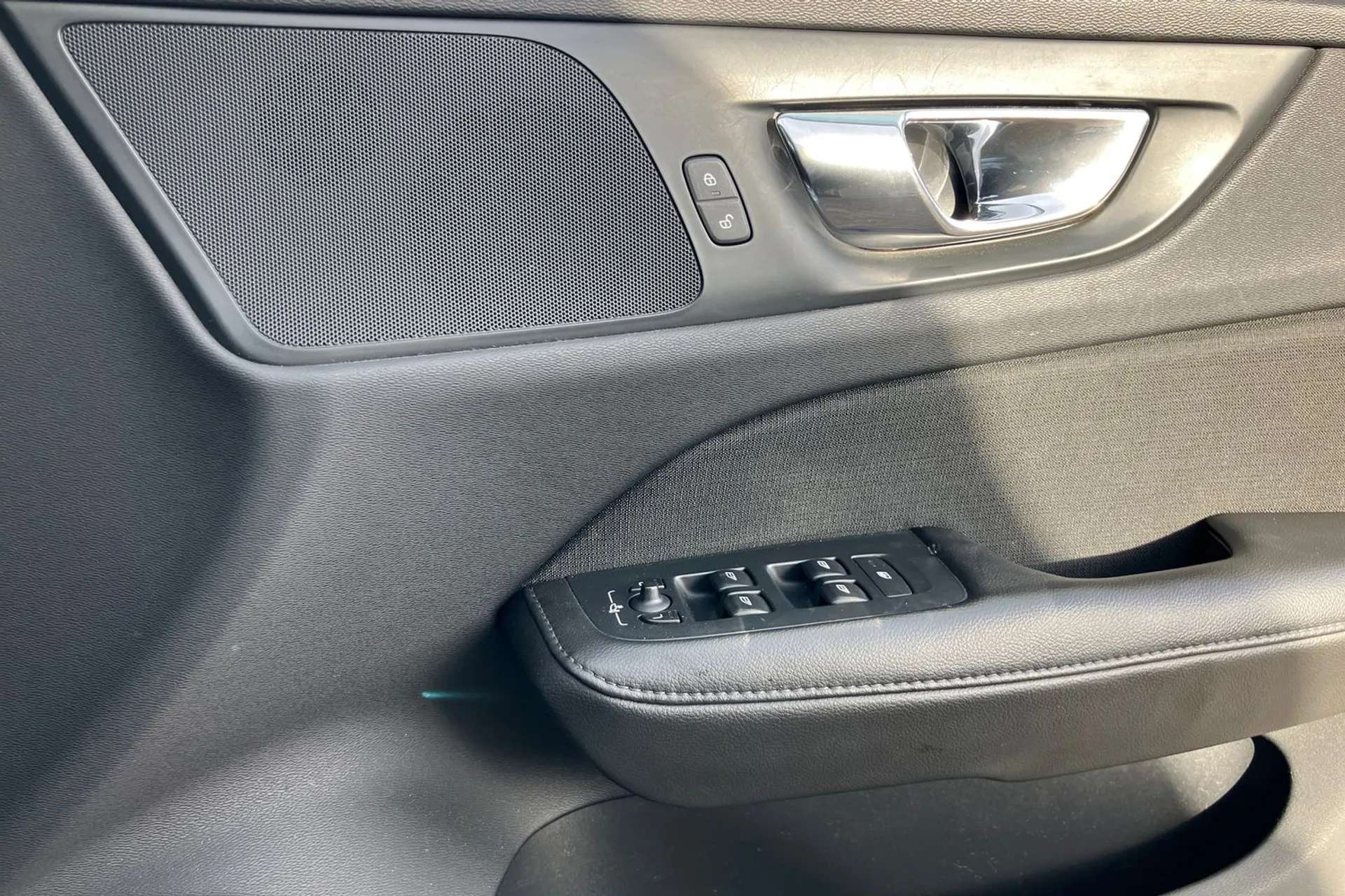 2019 VOLVO V60 2019 VOLVO V60