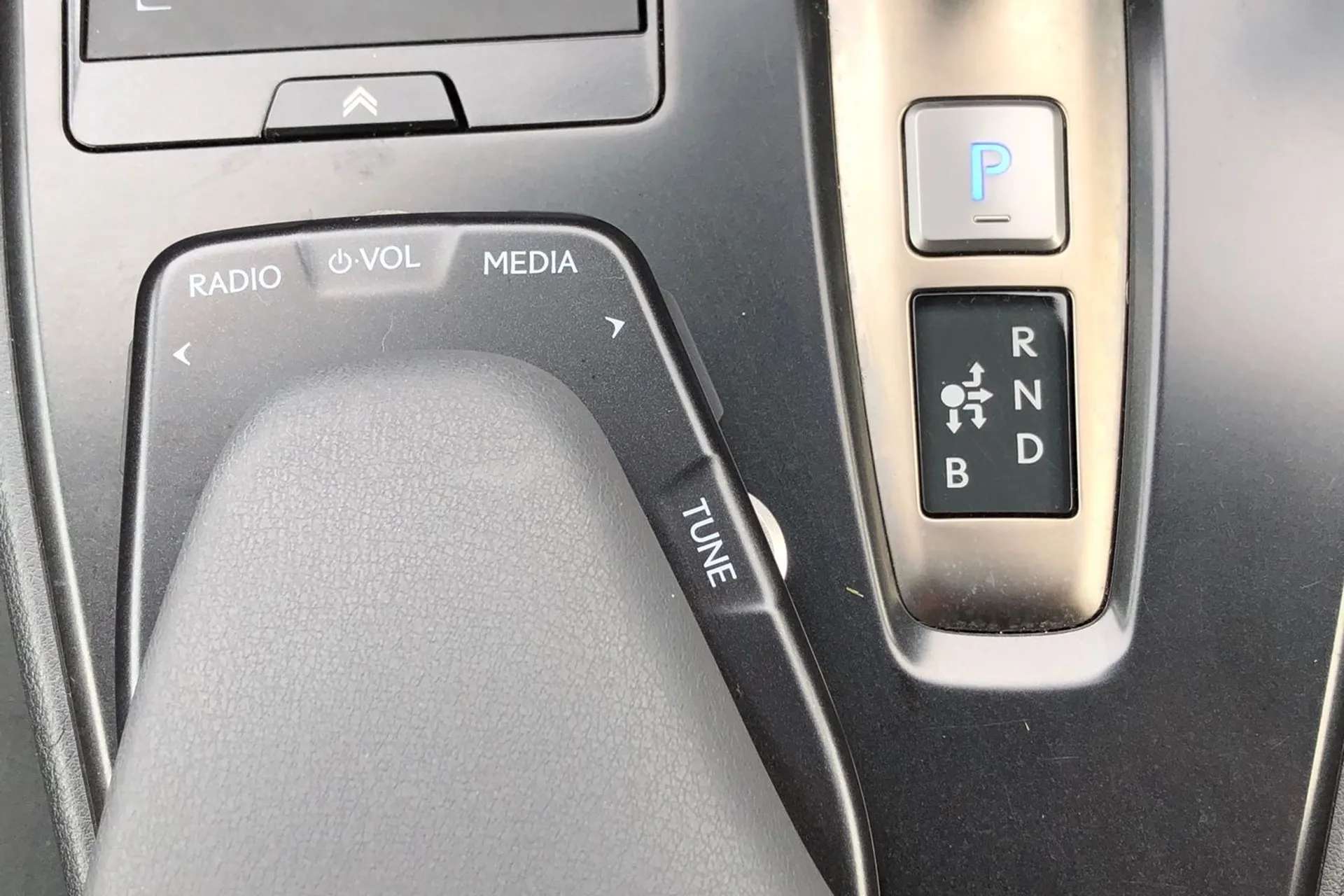 2022 LEXUS UX 2022 LEXUS UX