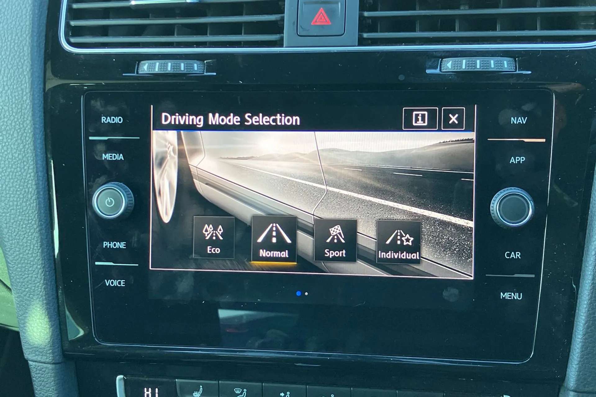 2020 VOLKSWAGEN GOLF 2020 VOLKSWAGEN GOLF