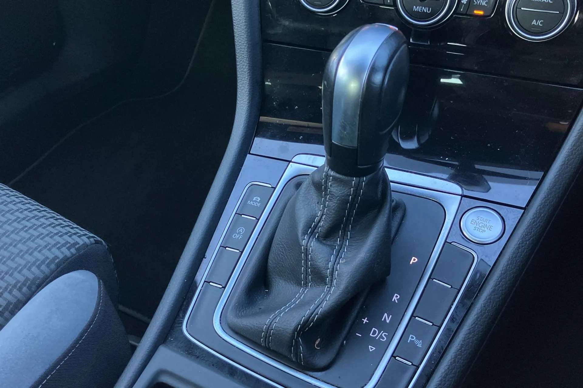 2020 VOLKSWAGEN GOLF 2020 VOLKSWAGEN GOLF