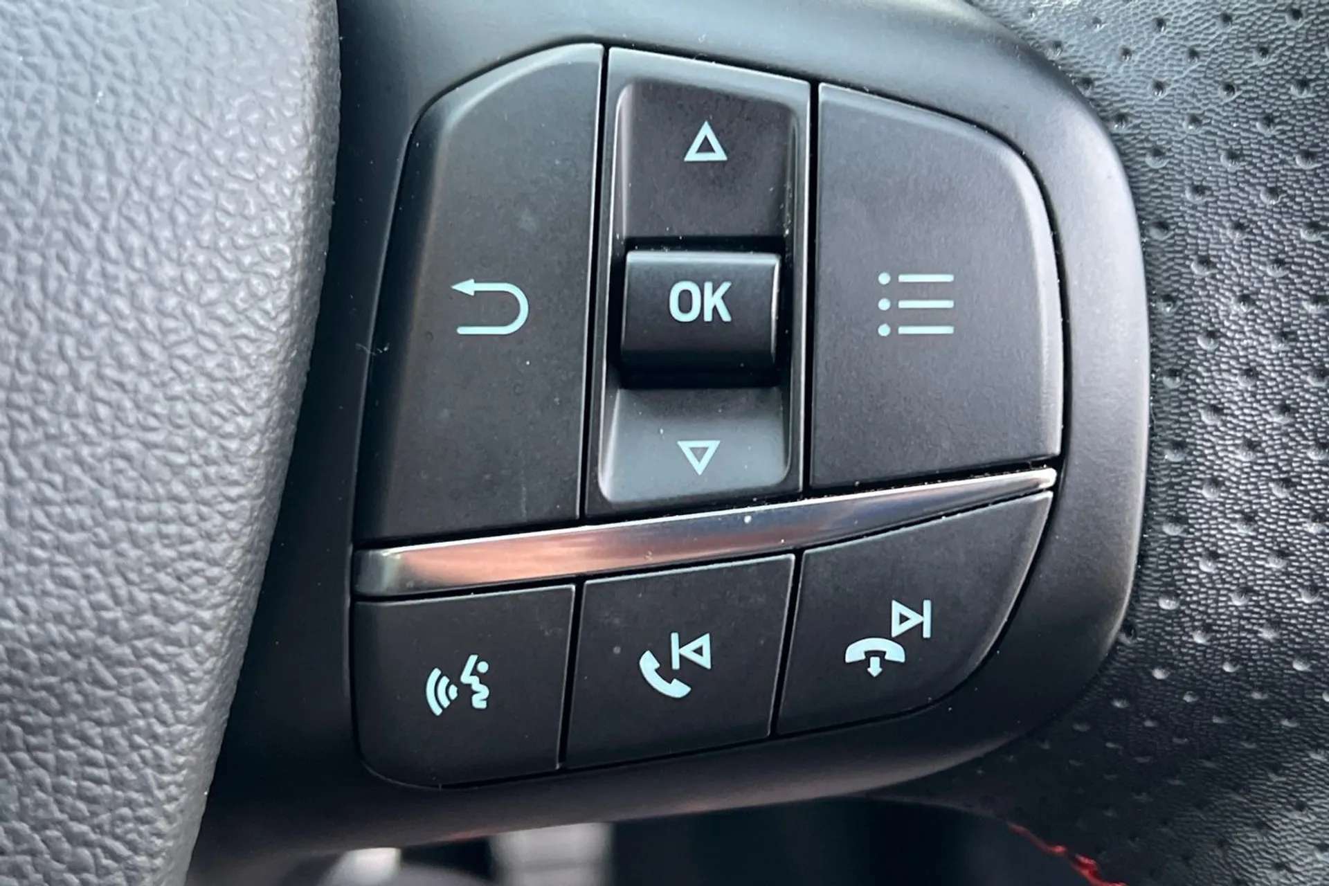 2022 FORD FOCUS 2022 FORD FOCUS