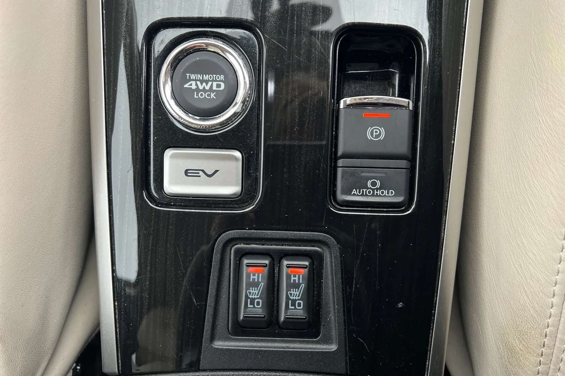 2017 MITSUBISHI OUTLANDER 2017 MITSUBISHI OUTLANDER