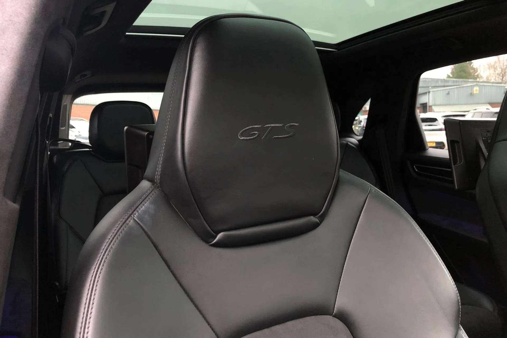 2022 PORSCHE CAYENNE 2022 PORSCHE CAYENNE