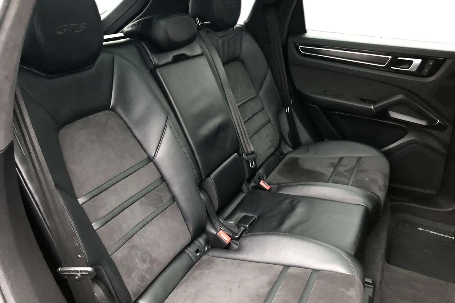 2022 PORSCHE CAYENNE 2022 PORSCHE CAYENNE